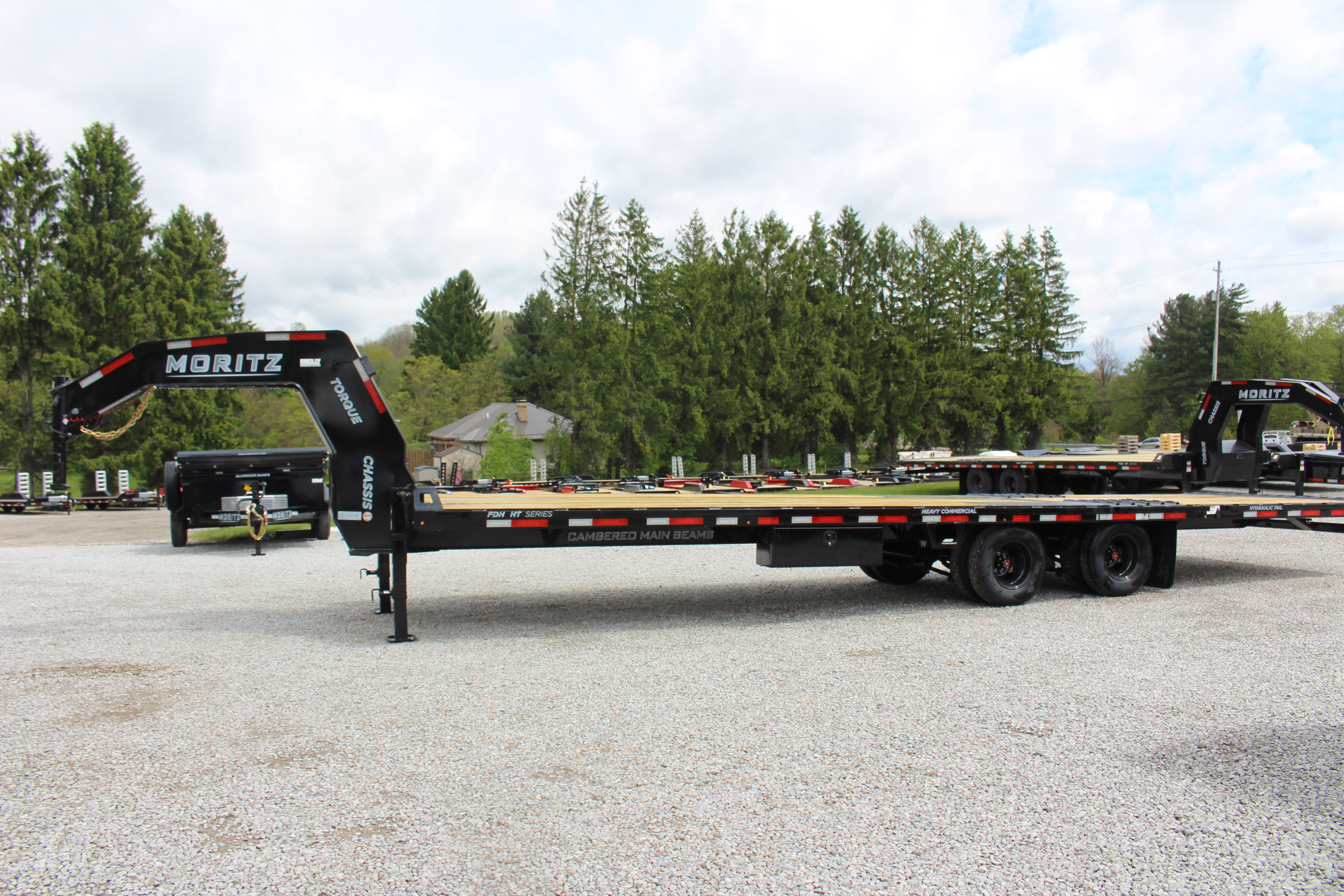 New 2026 Moritz FDGH Hydraulic Tail 32' GOOSENECK Deckover Flatbed Trailer- 25900# GVW