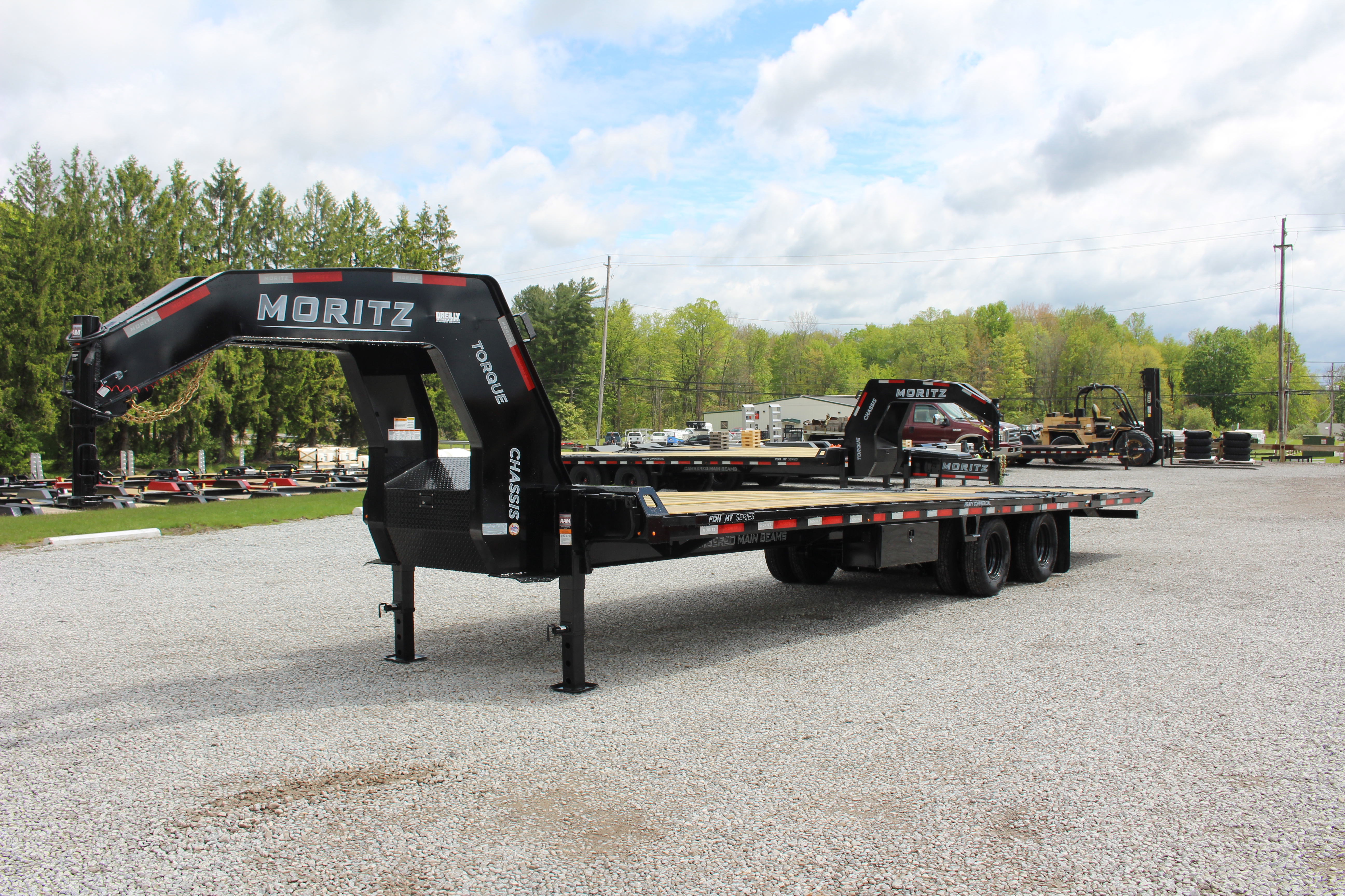 New 2026 Moritz FDGH Hydraulic Tail 32' GOOSENECK Deckover Flatbed Trailer- 25900# GVW
