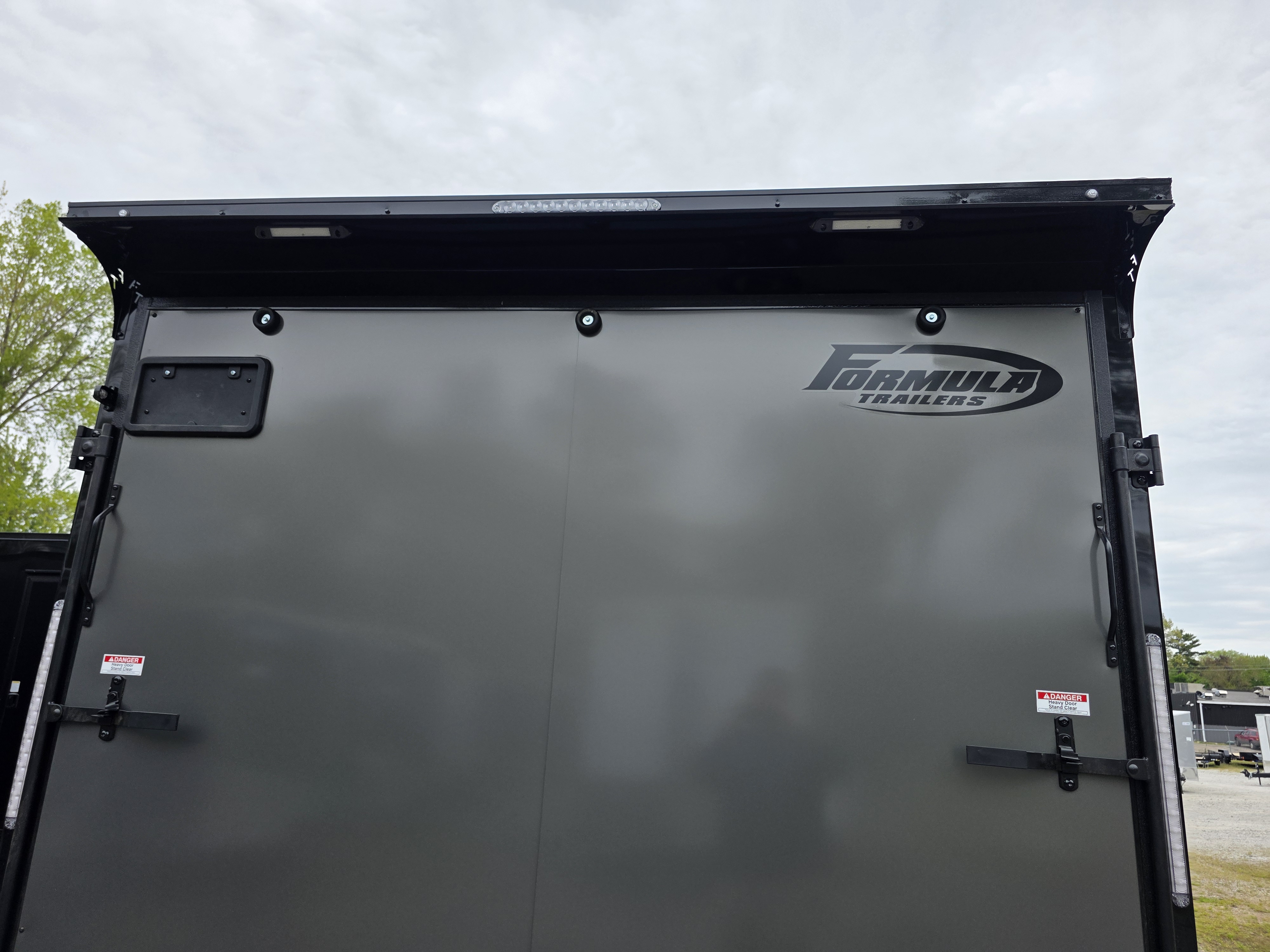New 2026 Formula Trailers 8.5X24 SCREWLESS EXTERIOR BLACKOUT 7' INSIDE 10K GVWR Cargo / Enclosed Trailer