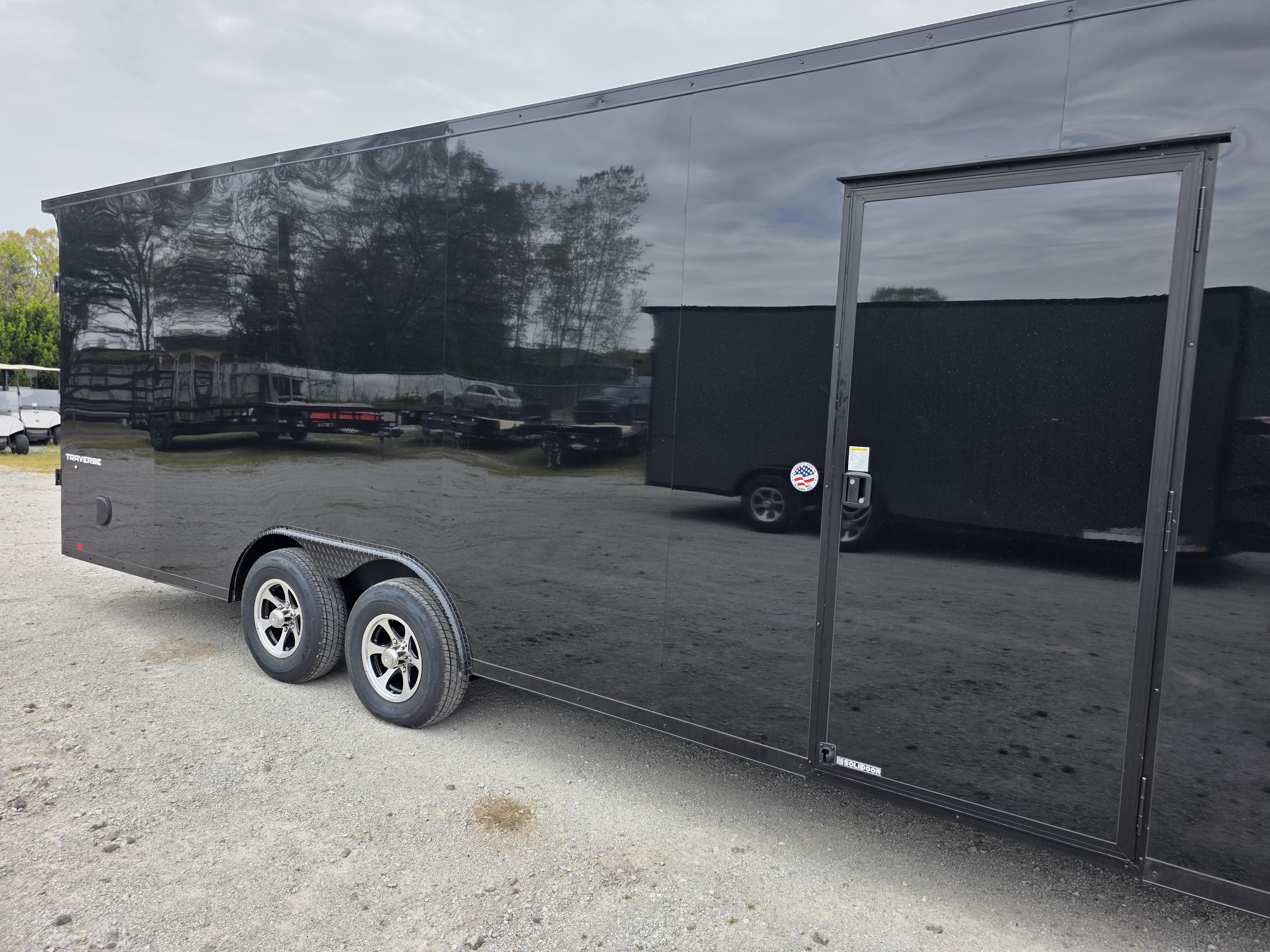 New 2026 Formula Trailers 8.5X24 SCREWLESS EXTERIOR BLACKOUT 7' INSIDE 10K GVWR Cargo / Enclosed Trailer