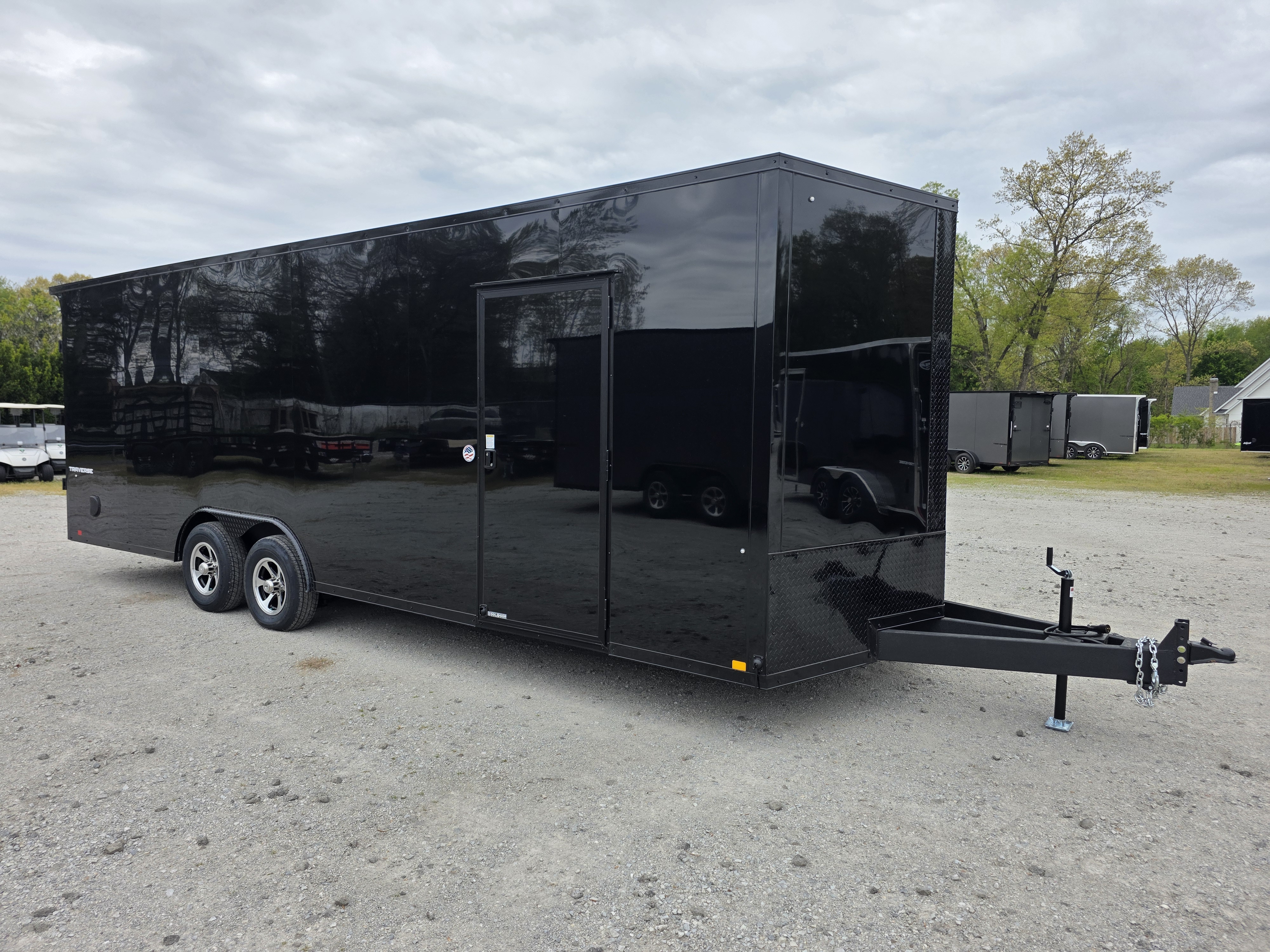 New 2026 Formula Trailers 8.5X24 SCREWLESS EXTERIOR BLACKOUT 7' INSIDE 10K GVWR Cargo / Enclosed Trailer