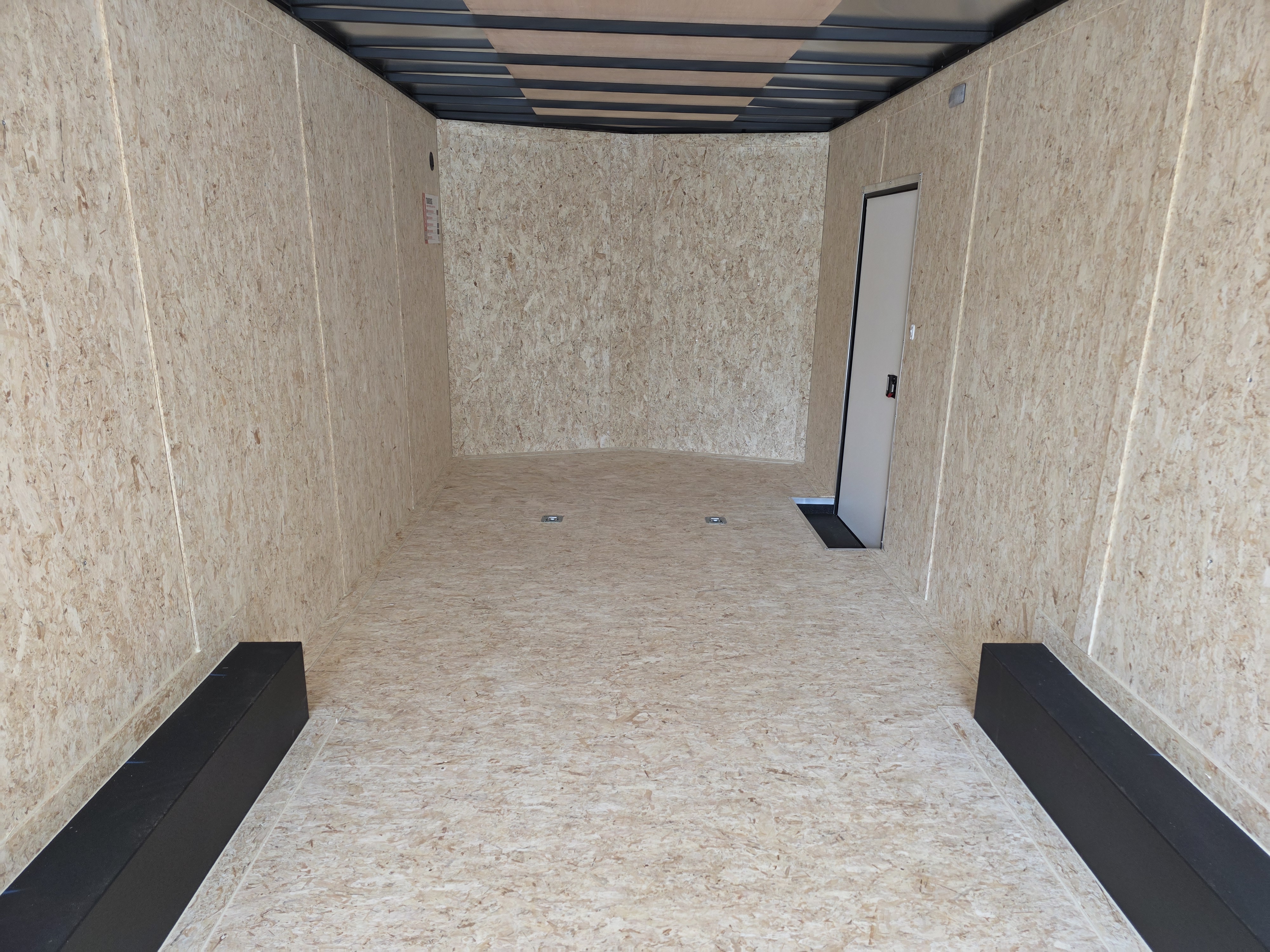 New 2026 Formula Trailers 8.5X24 SCREWLESS EXTERIOR BLACKOUT 7' INSIDE 10K GVWR Cargo / Enclosed Trailer