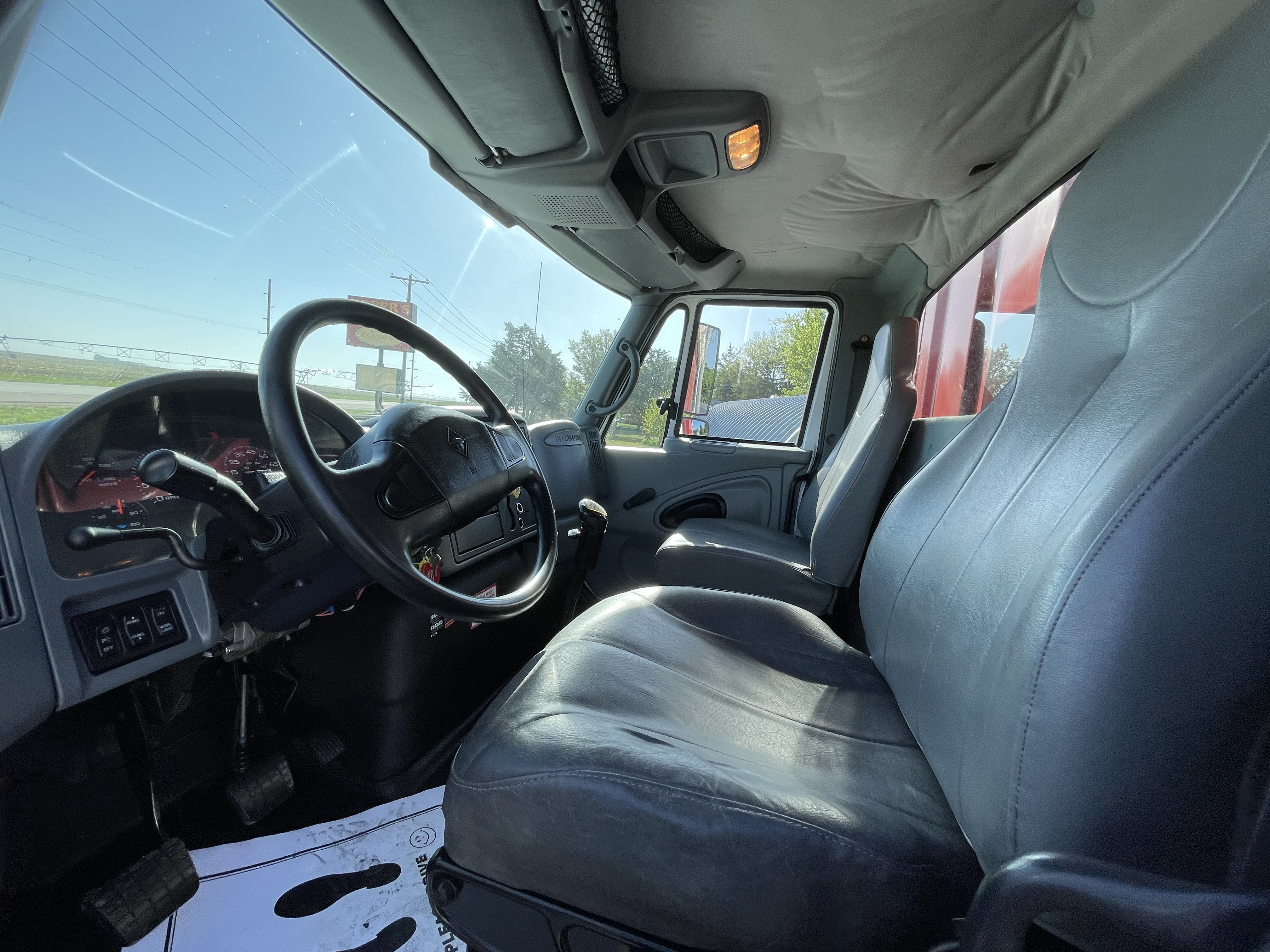 Used 2006 International 4400 Truck