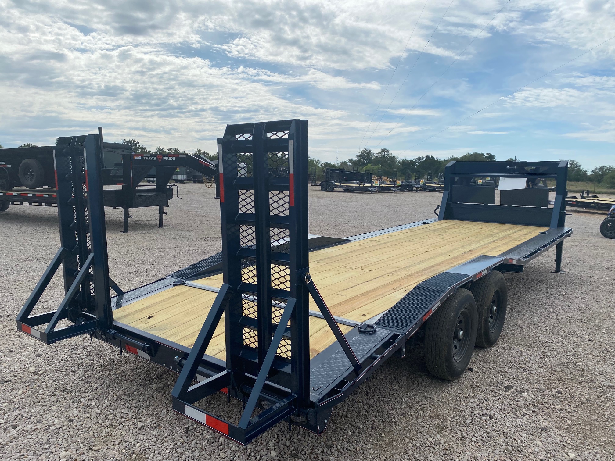 New 2026 Lion - 102" X 24' Drive Over Fender Trailer - SUR
