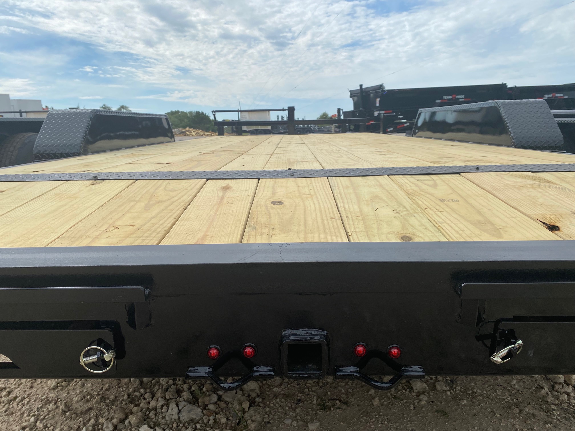 New 2026 Tiger -- 83 "X 20' Equipment Trailer - SIR -