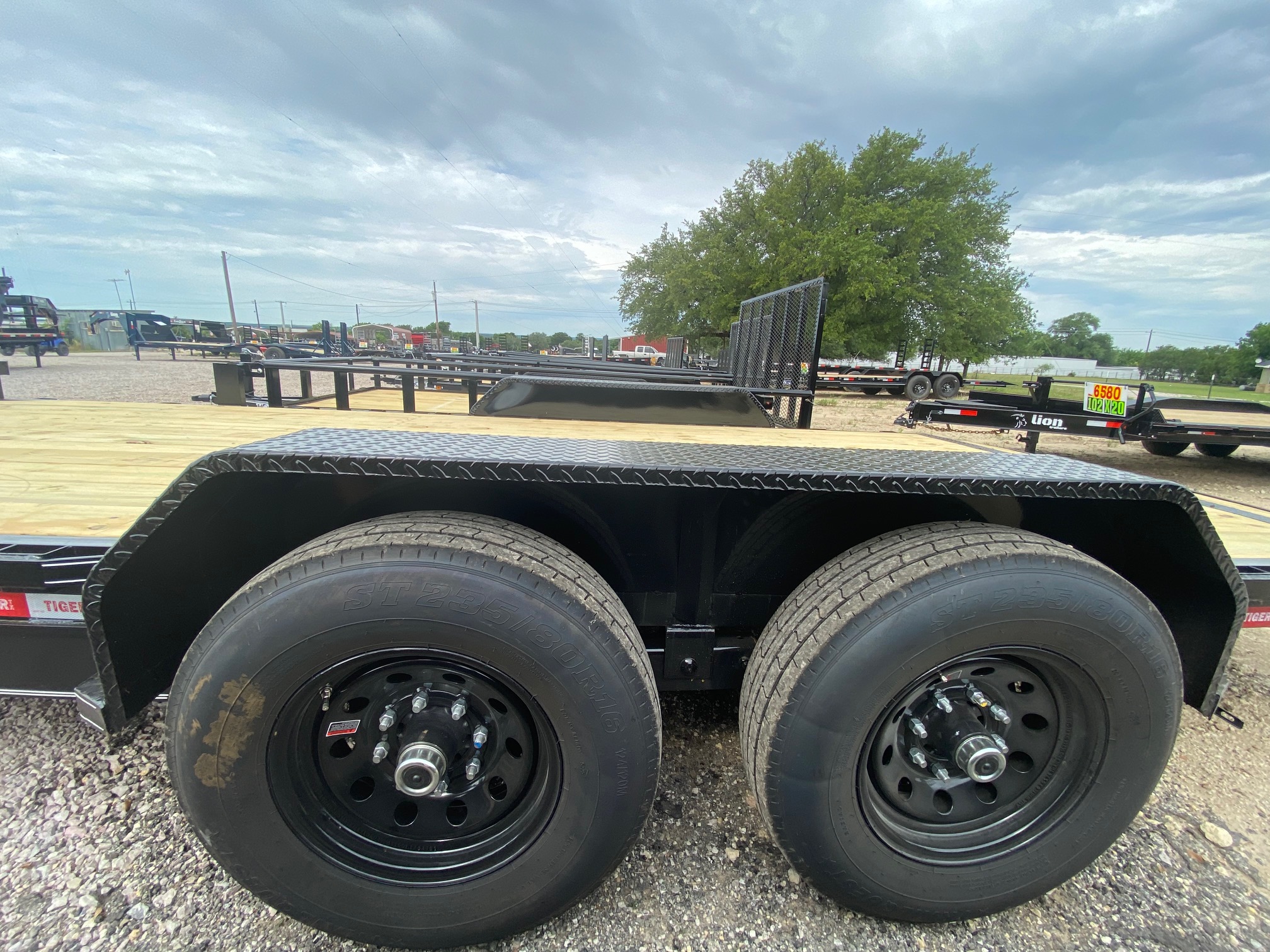 New 2026 Tiger -- 83 "X 20' Equipment Trailer - SIR -
