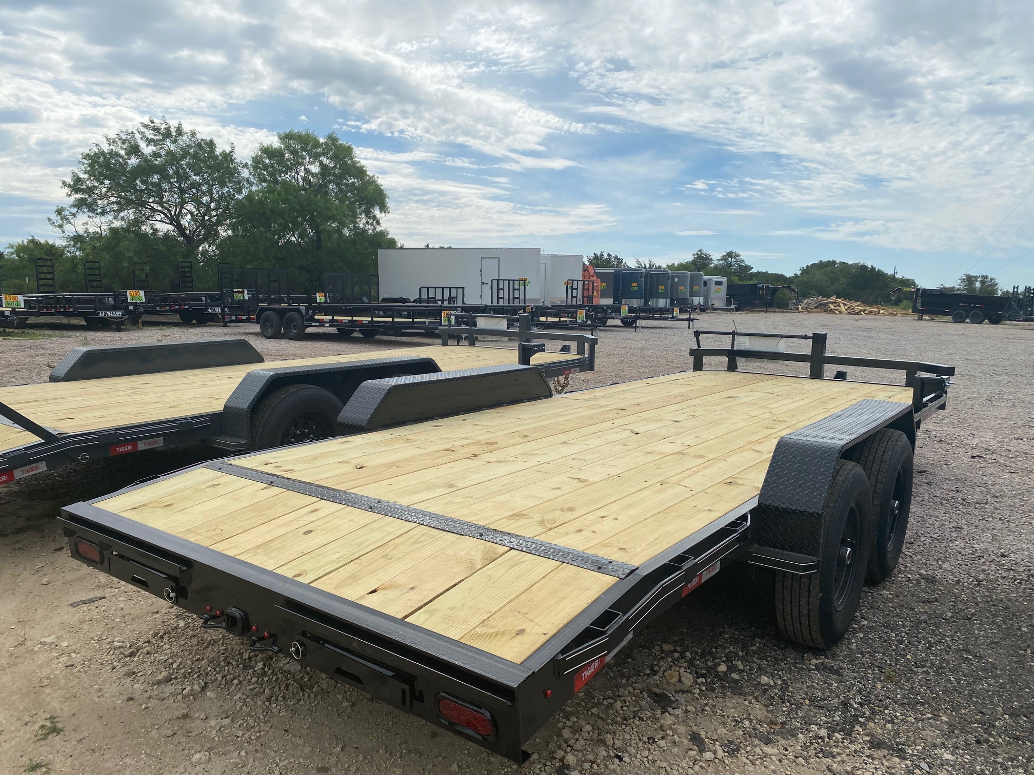 New 2026 Tiger -- 83 "X 20' Equipment Trailer - SIR -