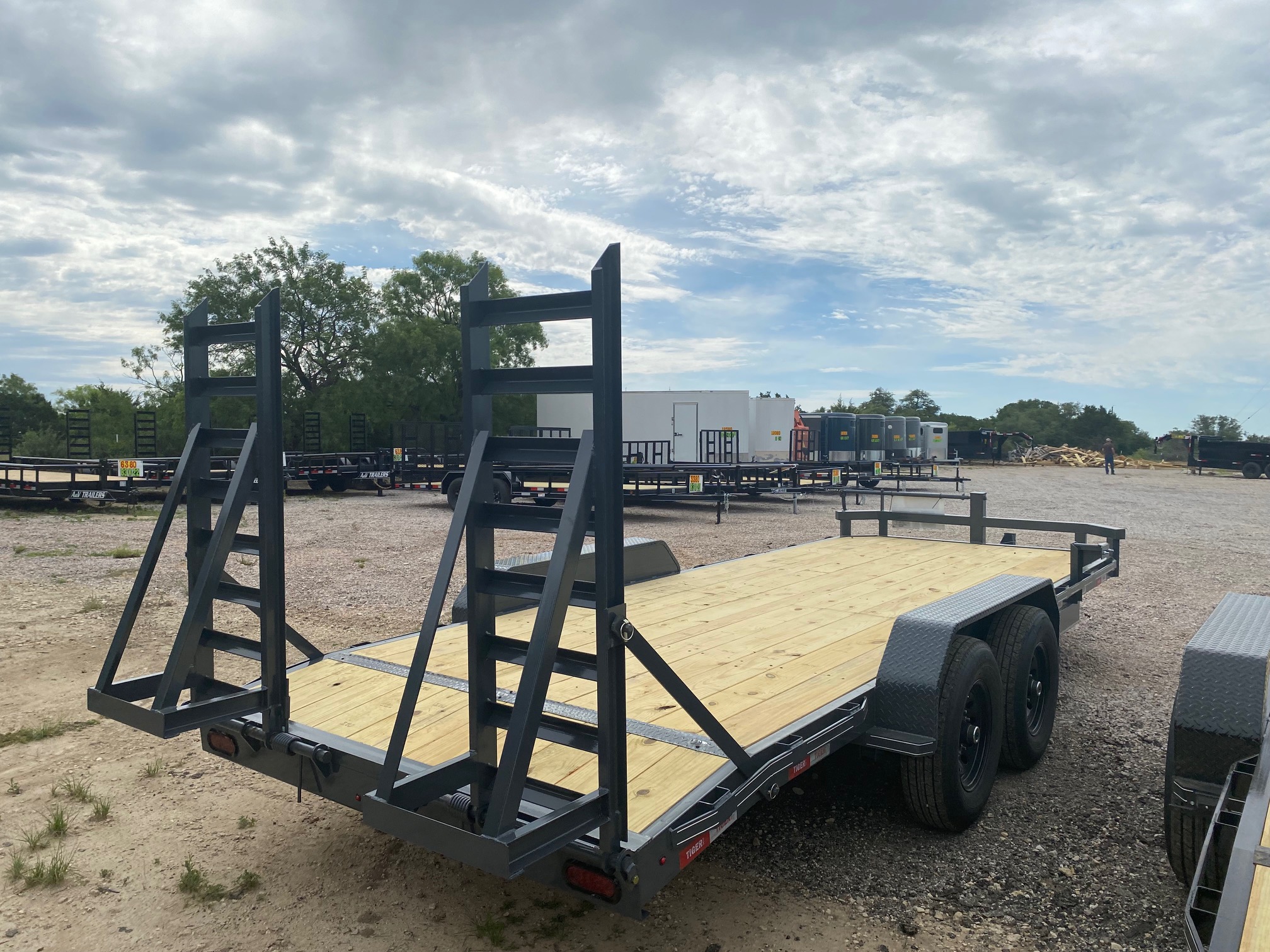 New 2026 Tiger -- 83 "X 20' Equipment Trailer - SUR -