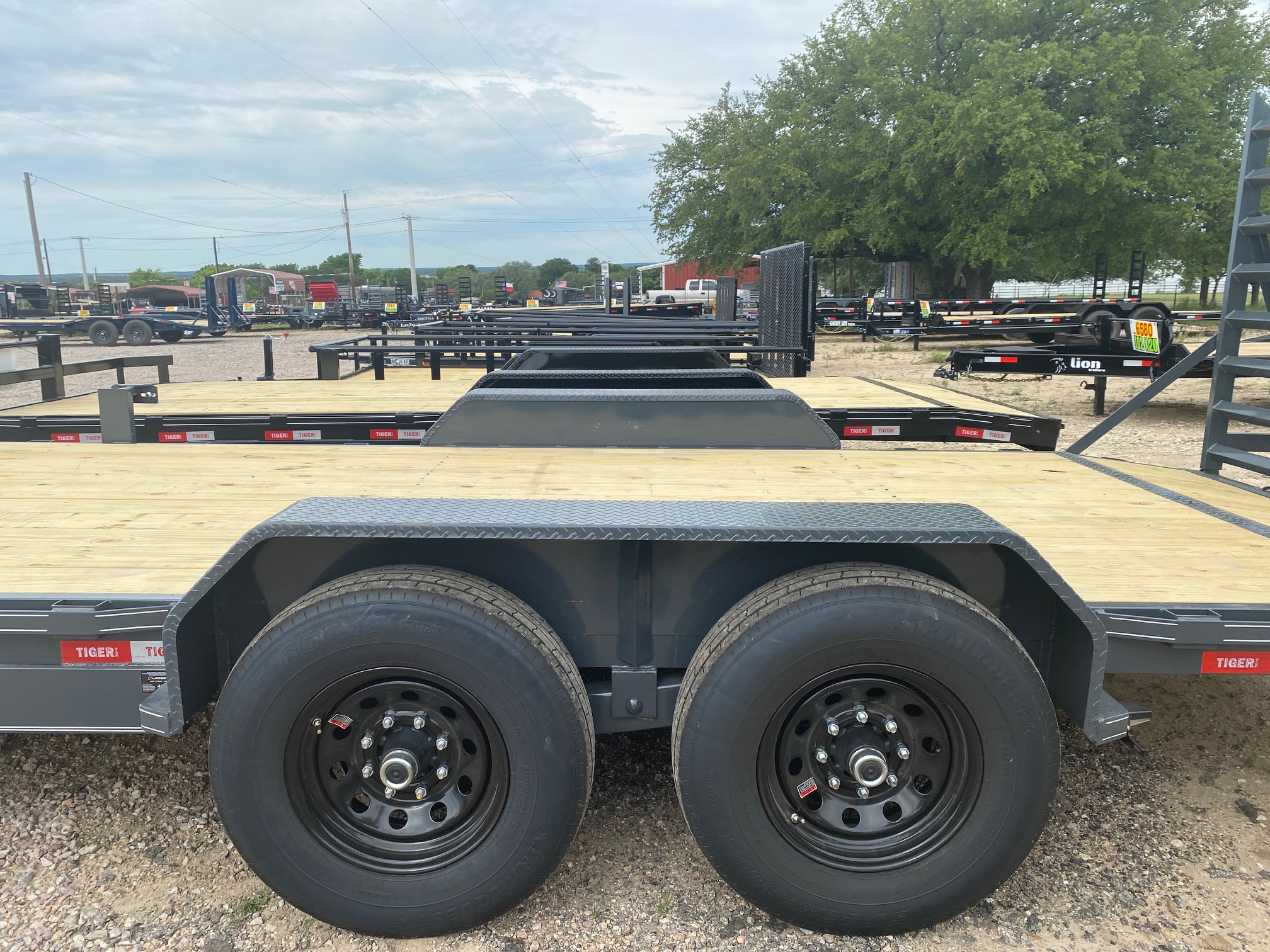 New 2026 Tiger -- 83 "X 20' Equipment Trailer - SUR -