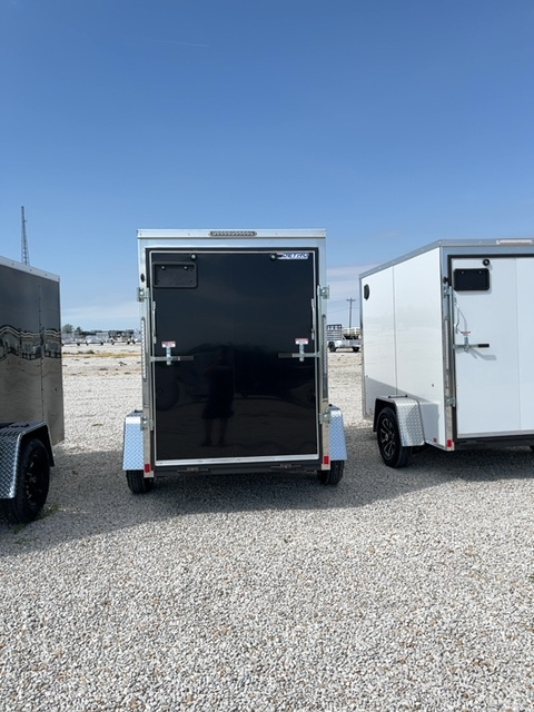 New 2026 Impact Trailers Quake 5x8 3K Ramp Door V-Nose