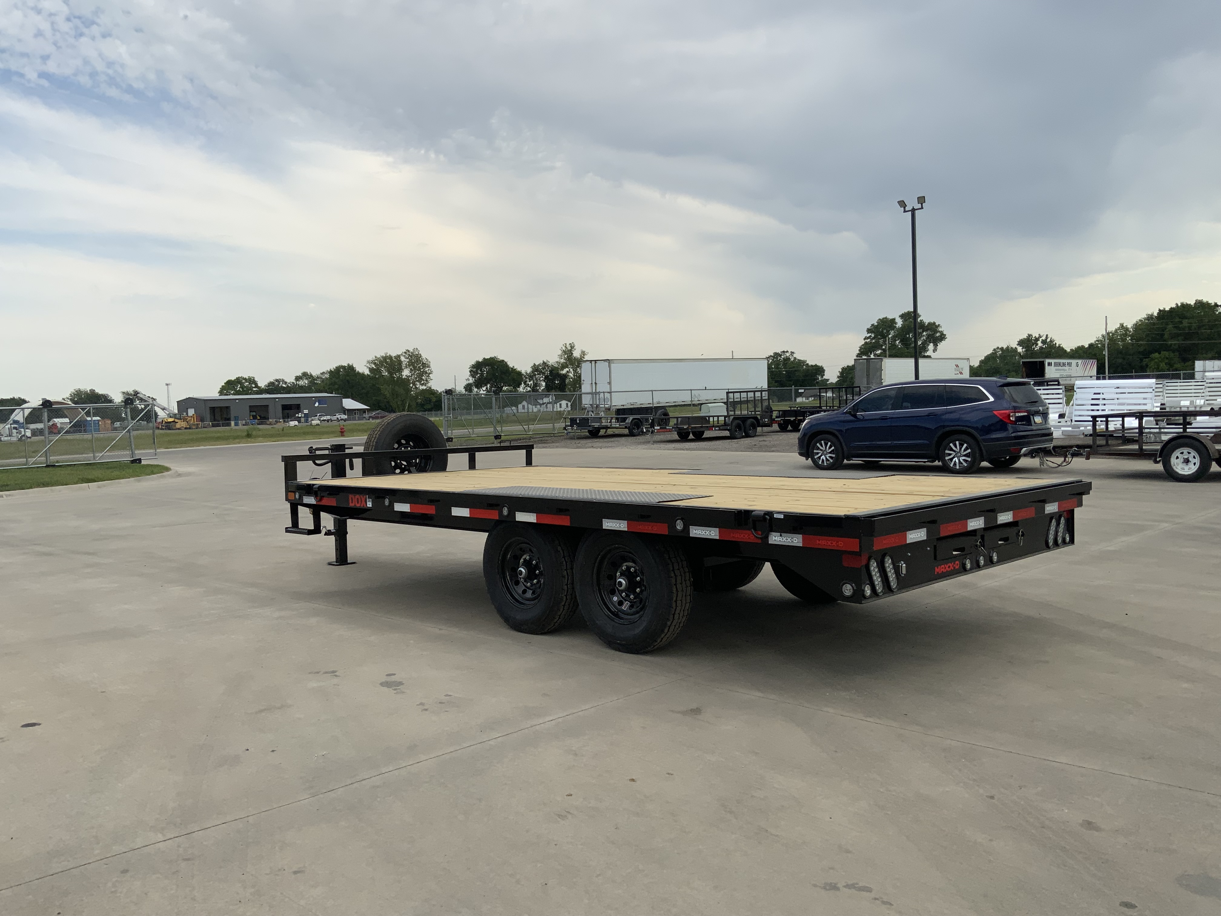 New 2026 MAXX-D 102 X 16 DOX Deckover Trailer