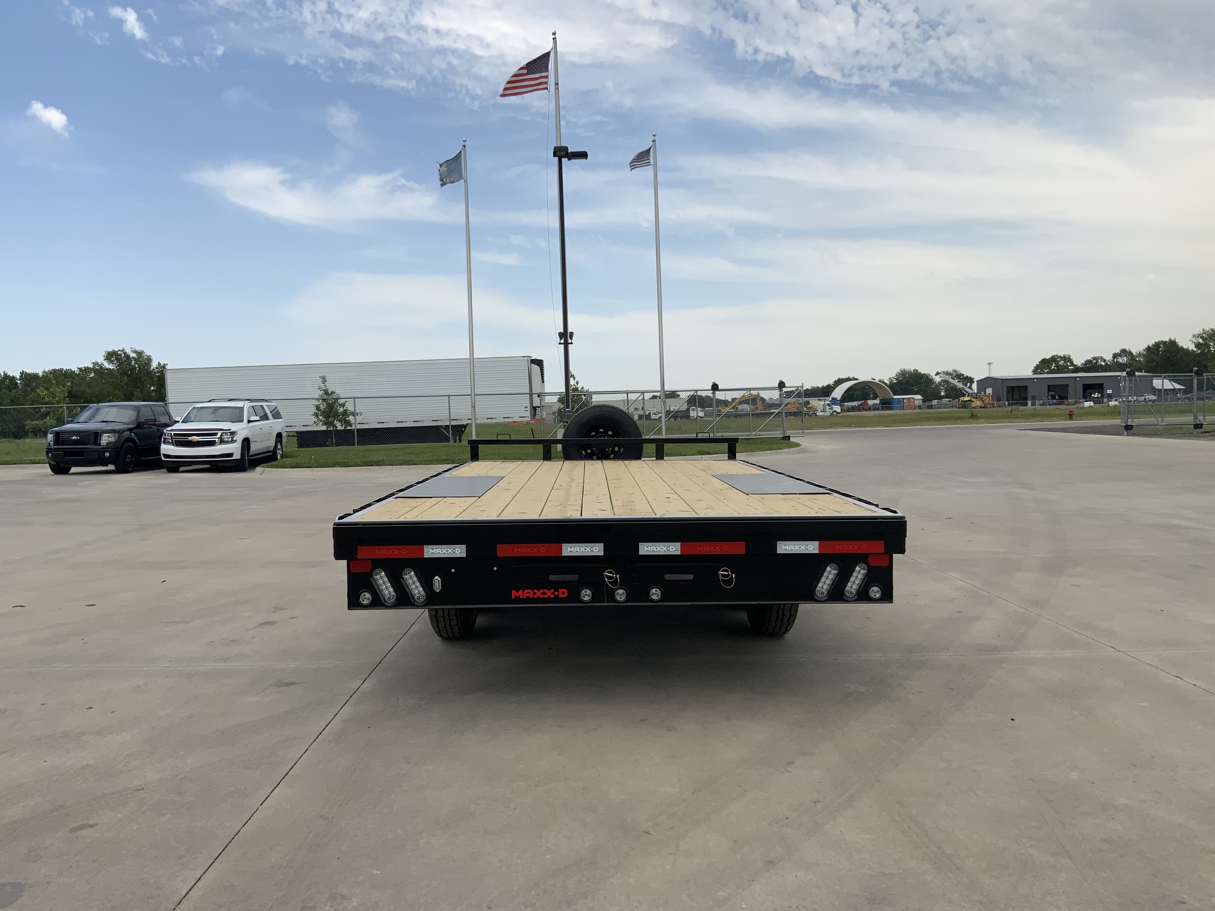 New 2026 MAXX-D 102 X 16 DOX Deckover Trailer