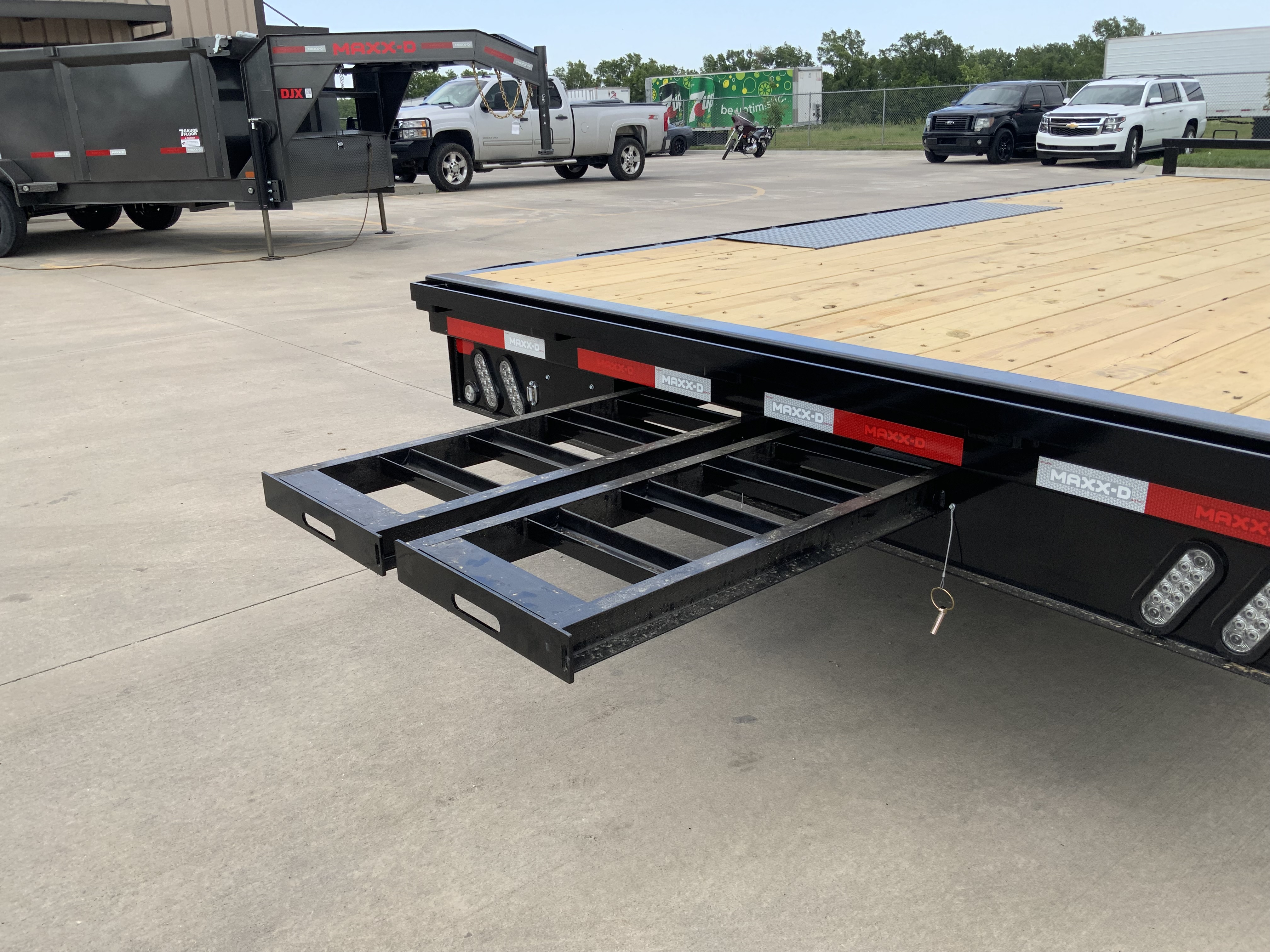 New 2026 MAXX-D 102 X 16 DOX Deckover Trailer
