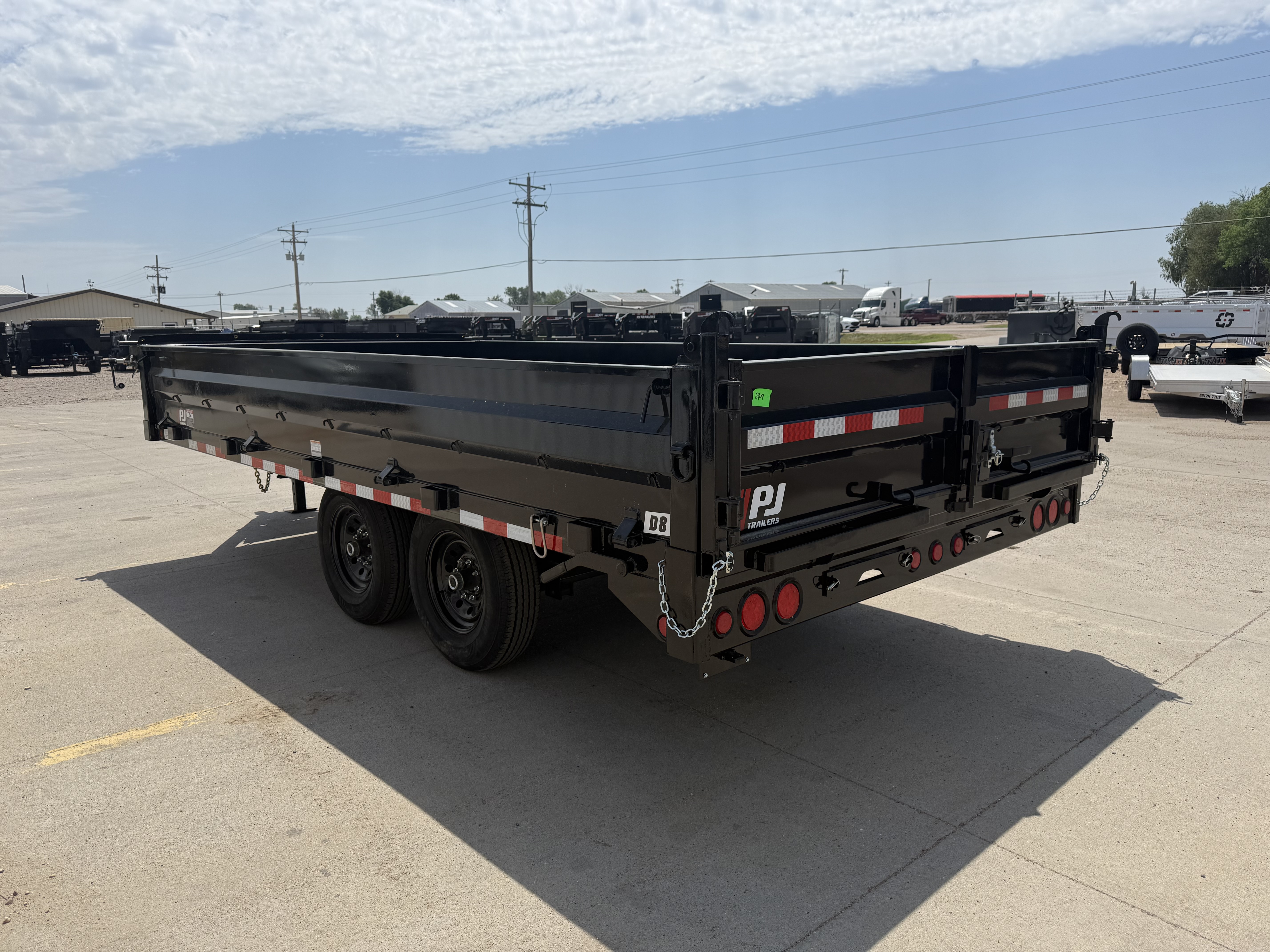 New 2026 PJ Trailers D8162 Dump Trailer