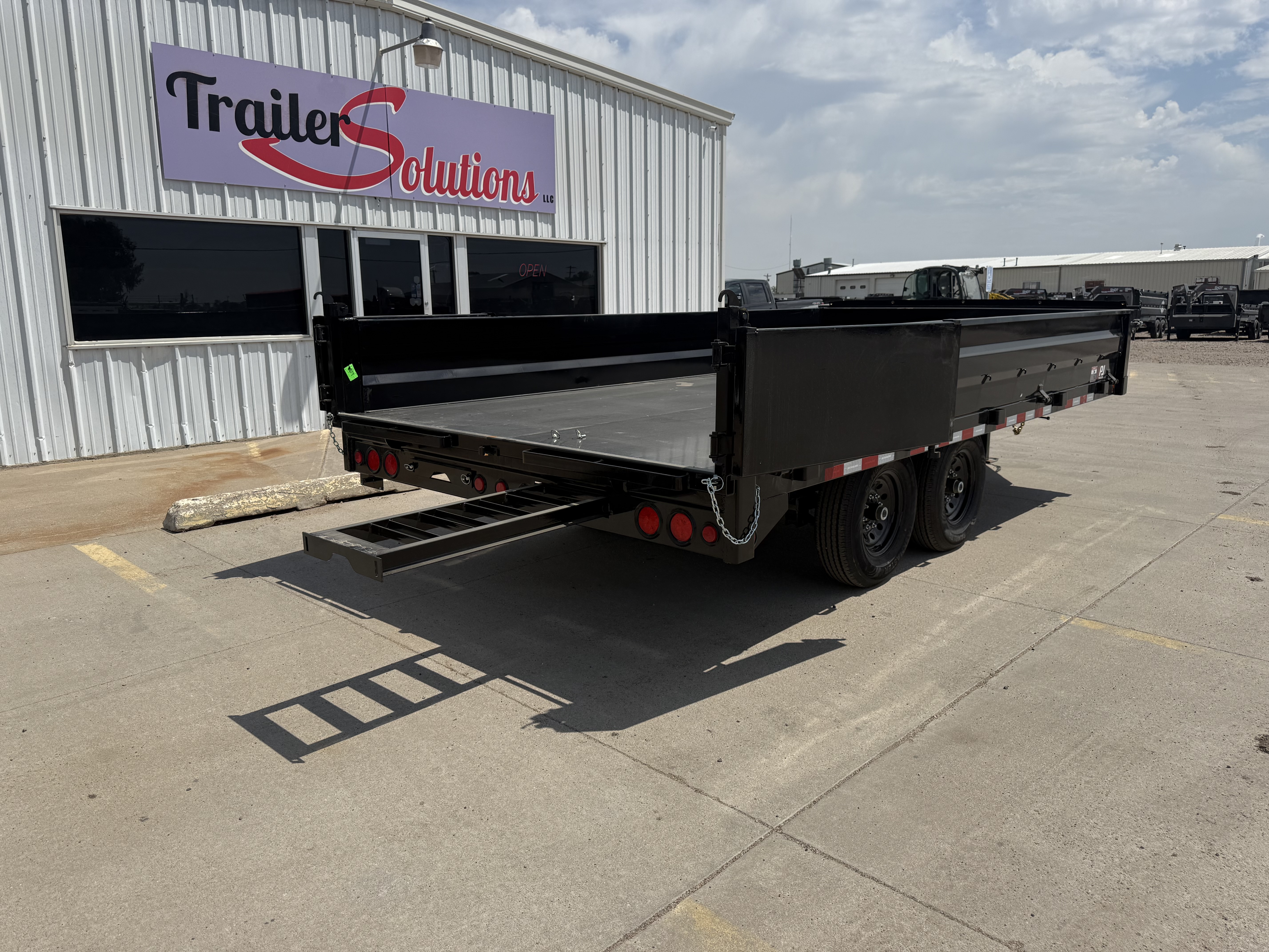 New 2026 PJ Trailers D8162 Dump Trailer
