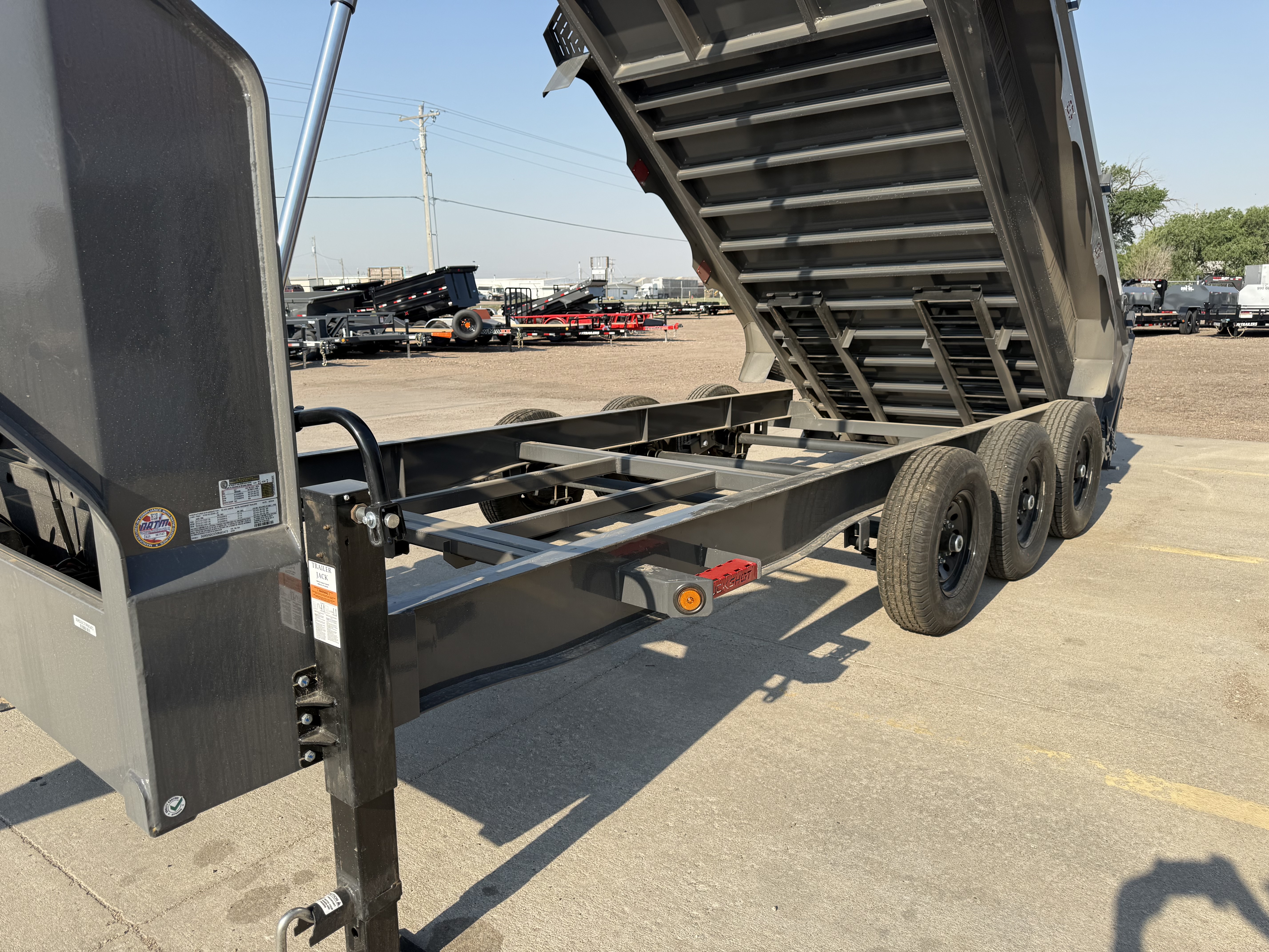 New 2026 Buckshot 83"x18' Triple Axle Telescopic Gooseneck Dump Trailer