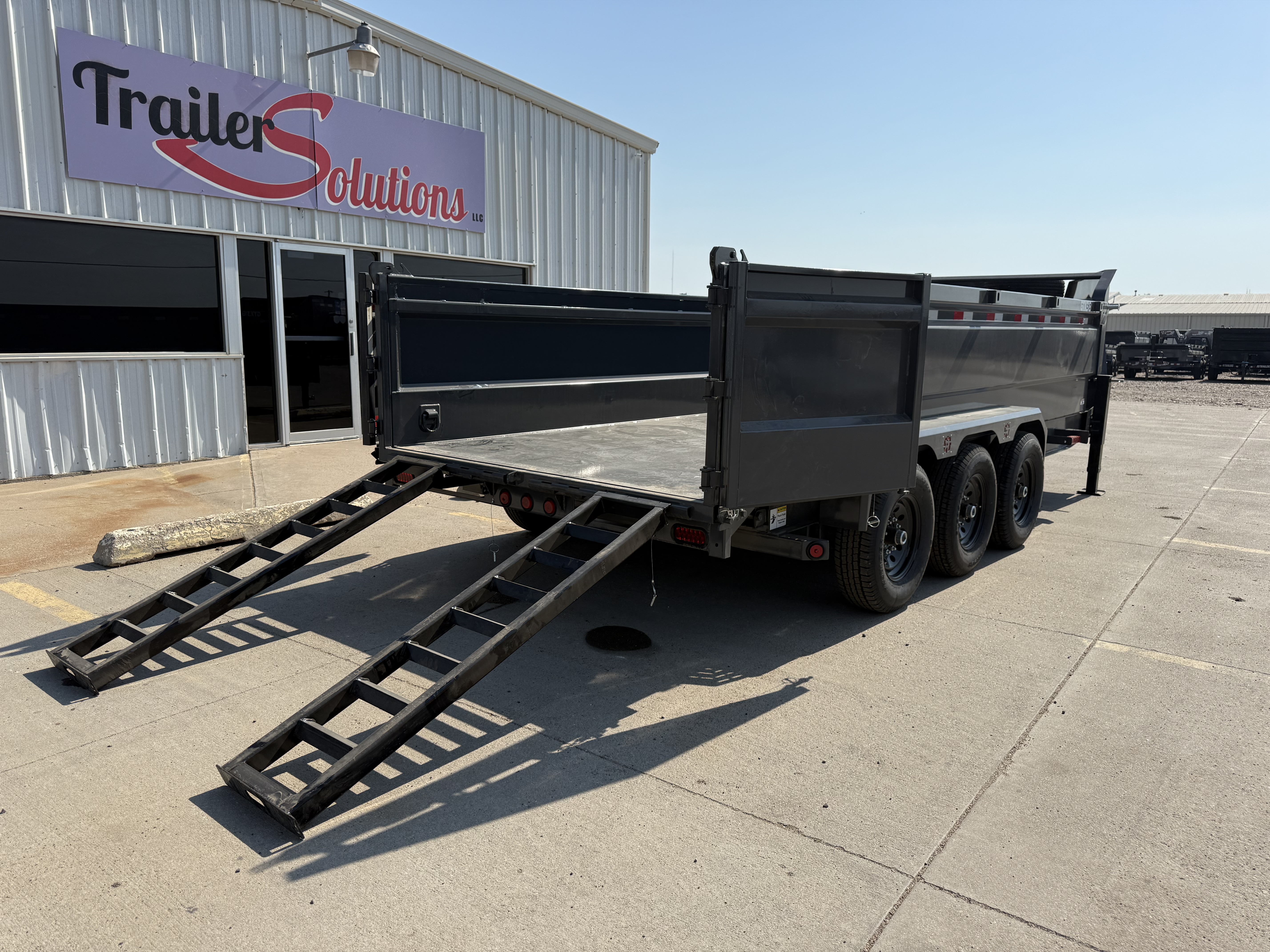 New 2026 Buckshot 83"x18' Triple Axle Telescopic Gooseneck Dump Trailer
