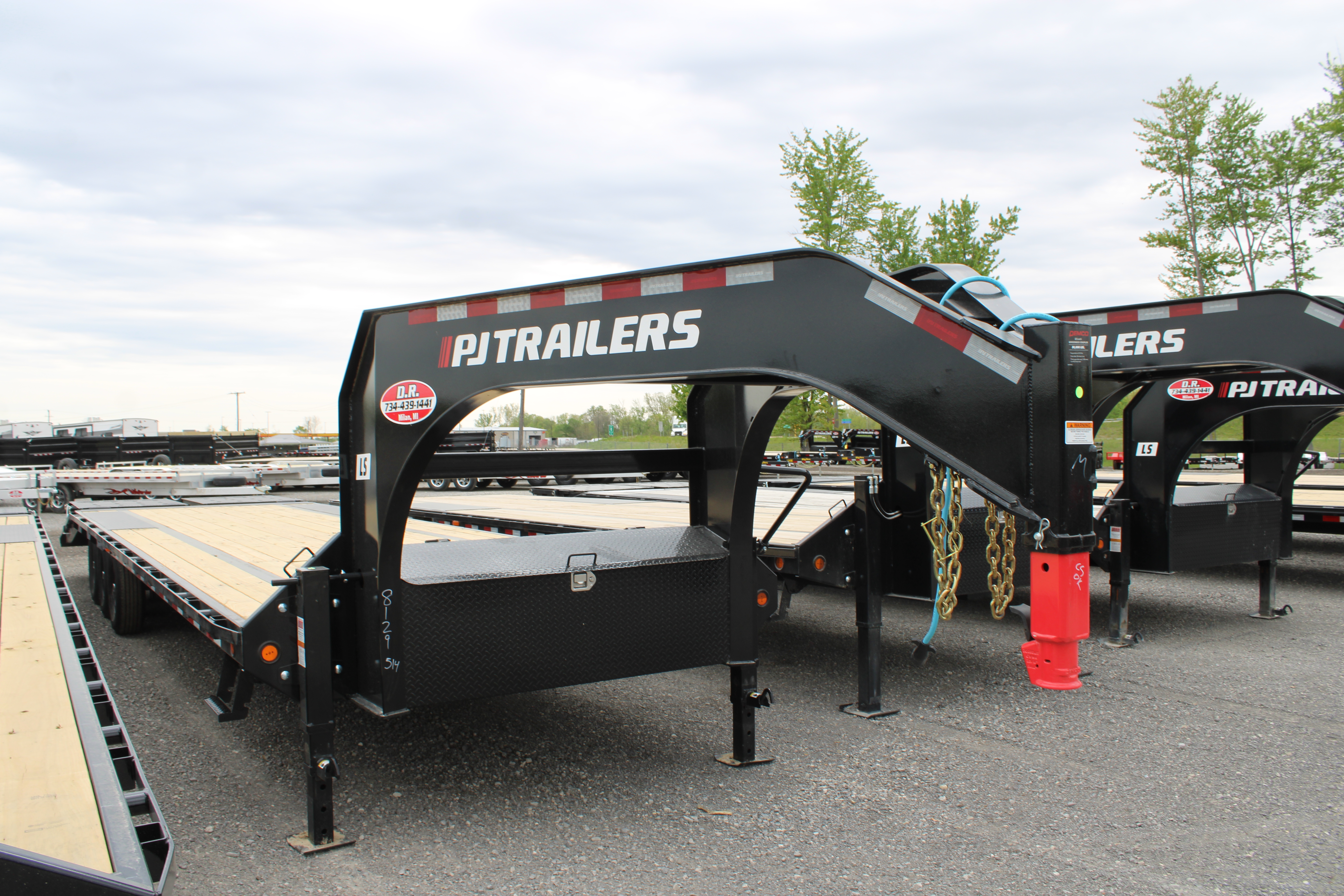 New 2027 PJ Trailers 32' 21K GVWR MR GN STOCK ID 53594 Equipment Trailer