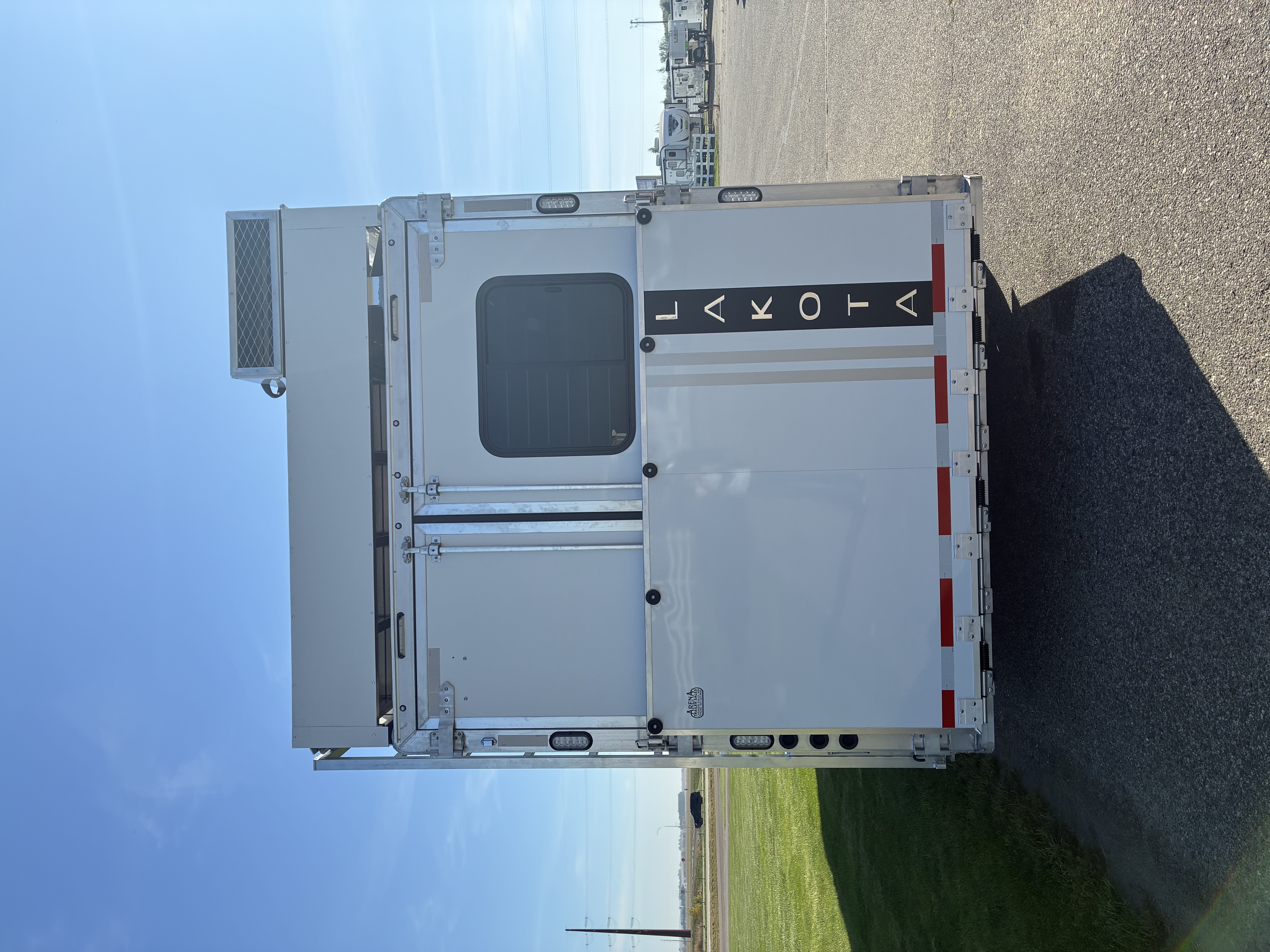 New 2026 Lakota IN8315SR 3H 15' LQ Horse Trailer
