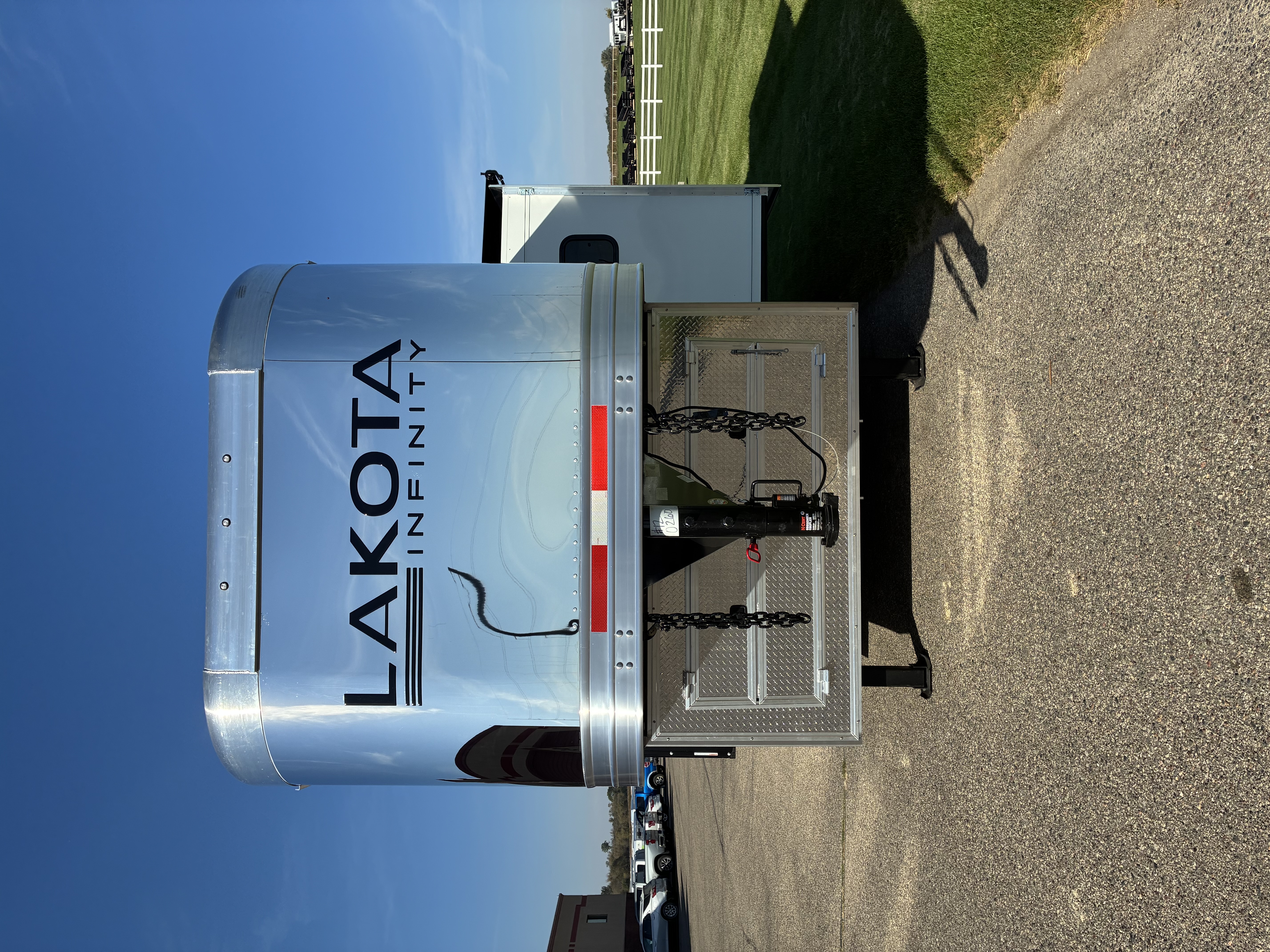 New 2026 Lakota IN8315SR 3H 15' LQ Horse Trailer