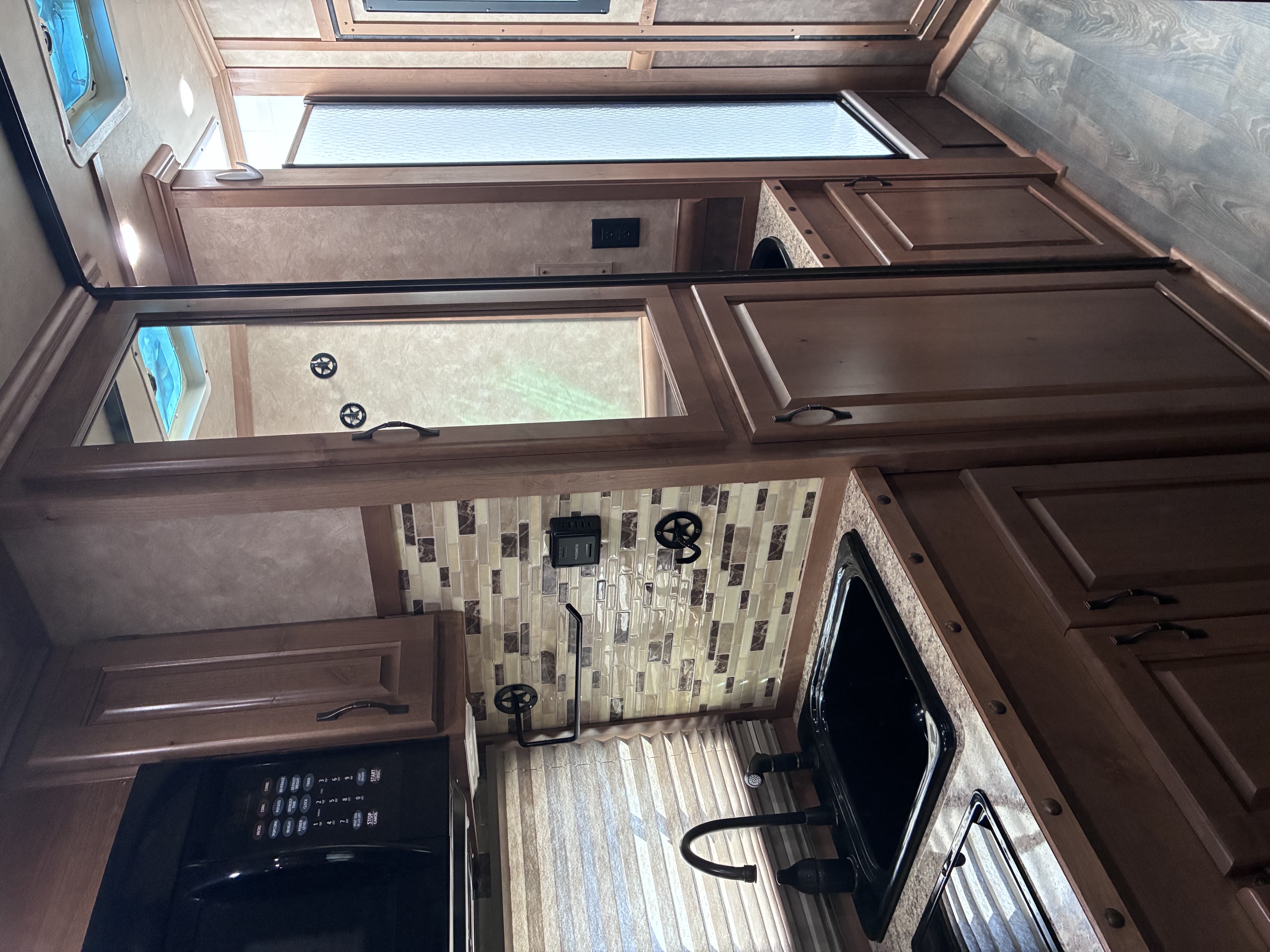 Used 2019 Trails West 5H LQ Horse Trailer