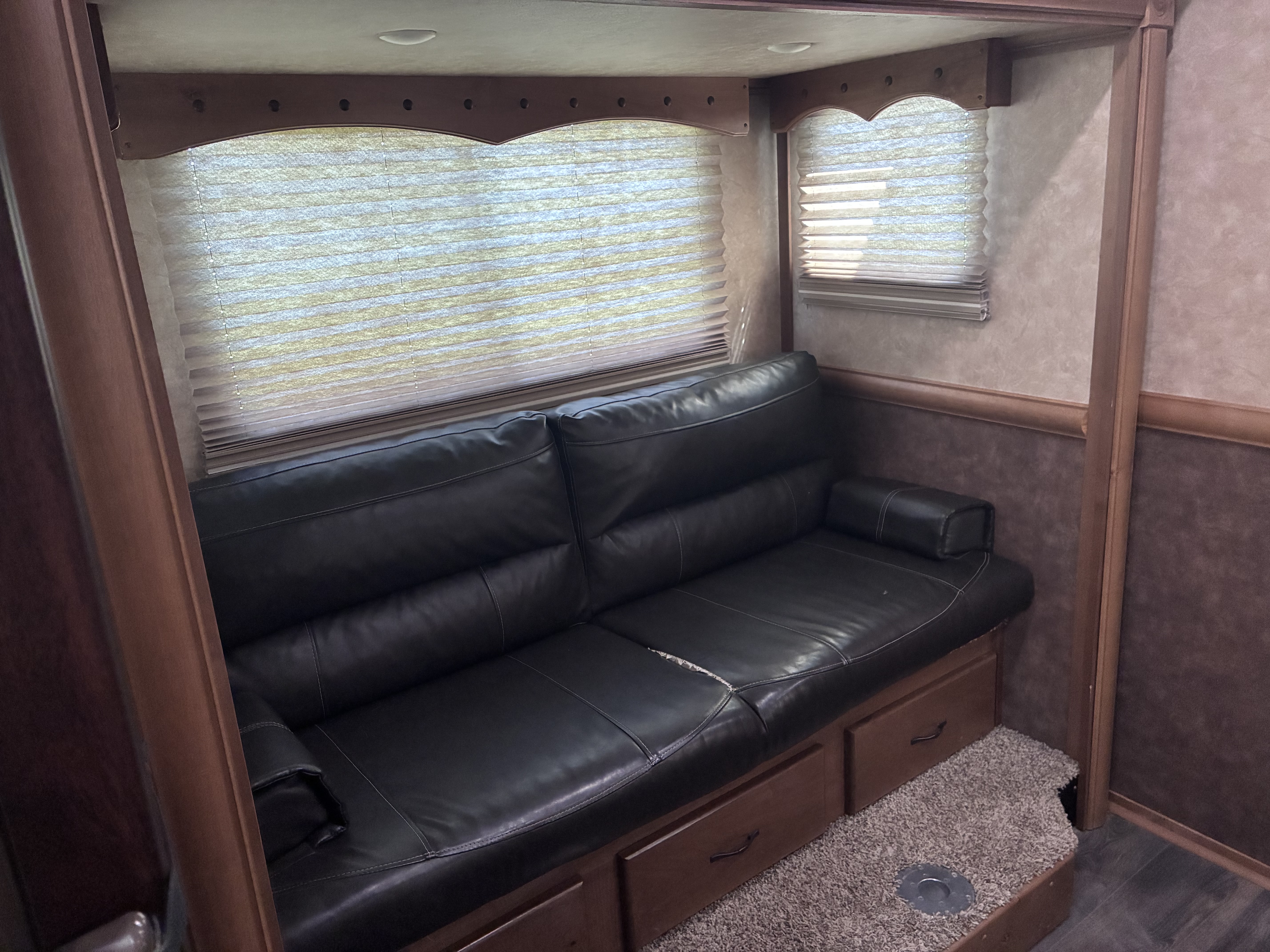 Used 2019 Trails West 5H LQ Horse Trailer