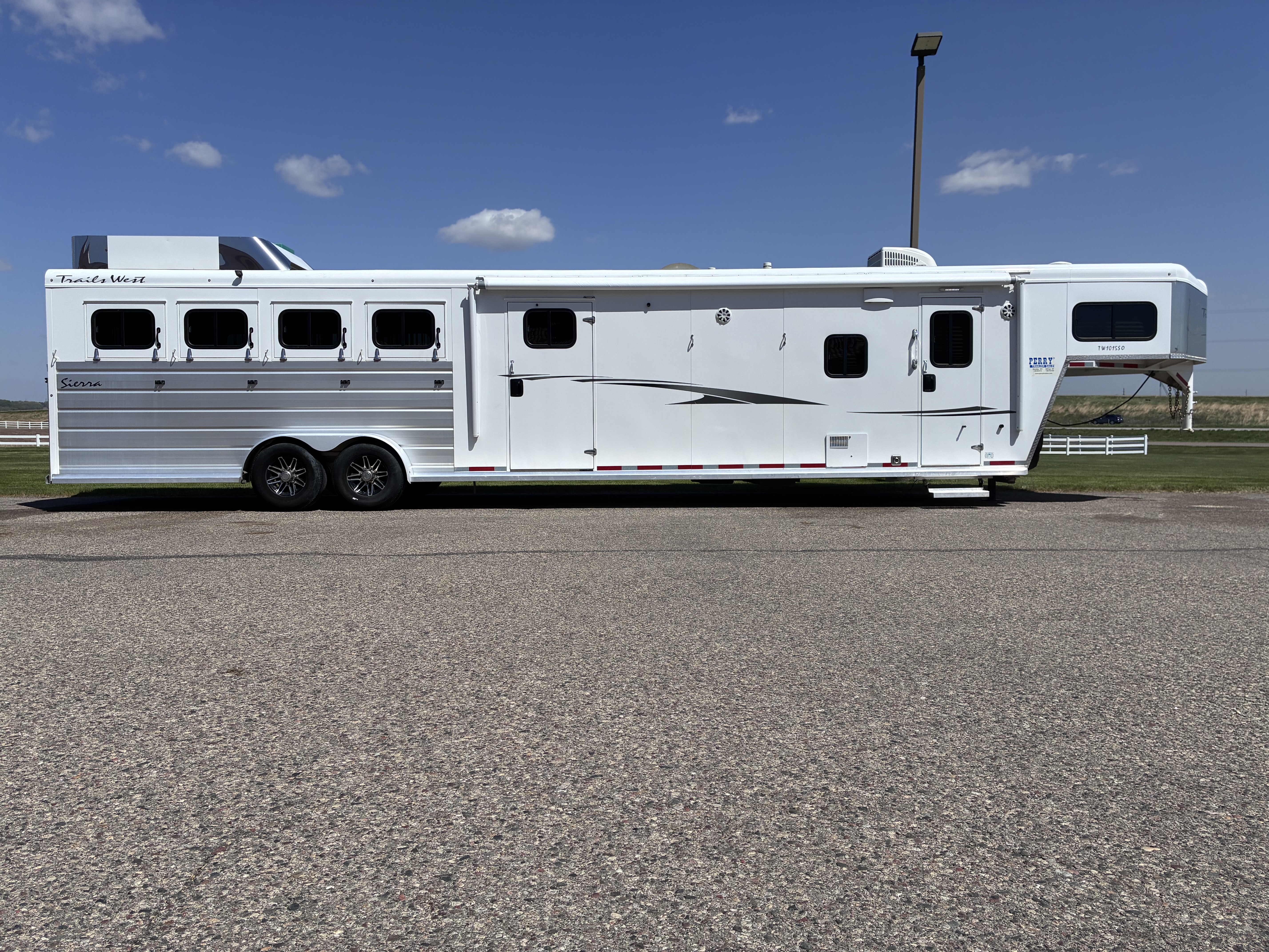 Used 2019 Trails West 5H LQ Horse Trailer