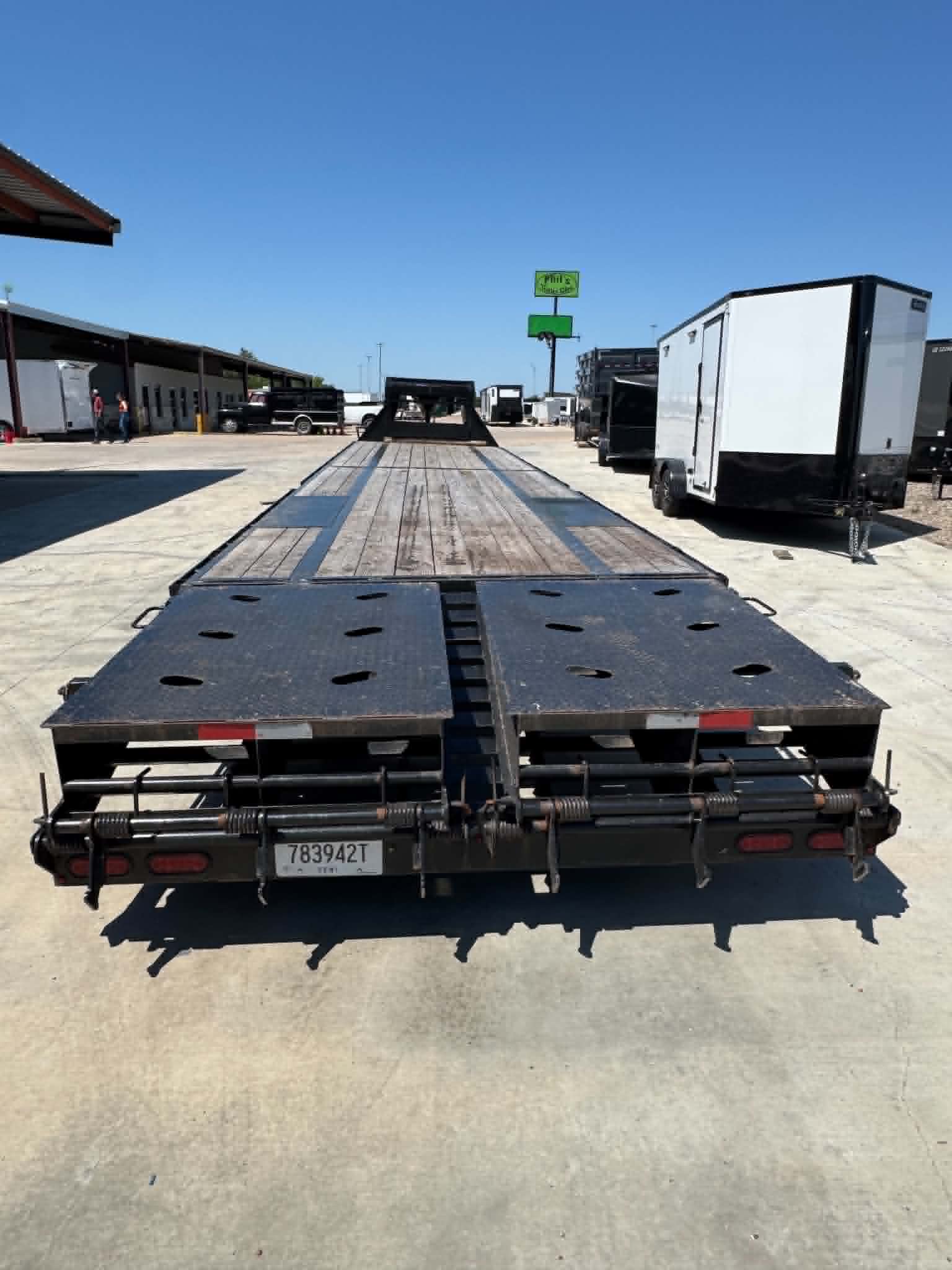 Used USED 2024 102X40 DECK OVER TRAILER HEAVY DUTY 8K AXLES GOOSENECK TRAILER Equipment Trailer MEGA RAMPS