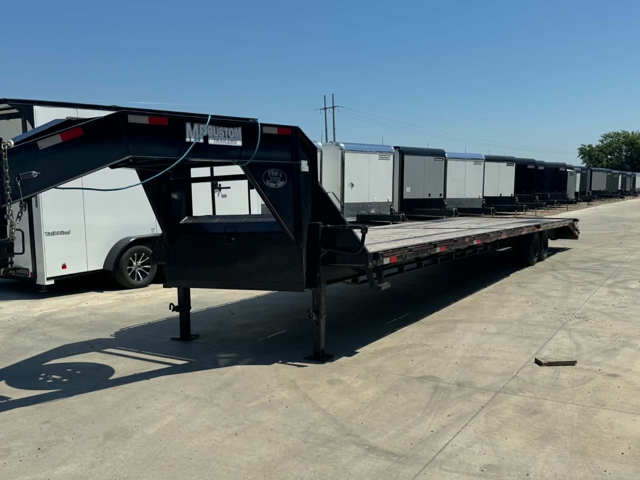 Used USED 2024 102X40 DECK OVER TRAILER HEAVY DUTY 8K AXLES GOOSENECK TRAILER Equipment Trailer MEGA RAMPS