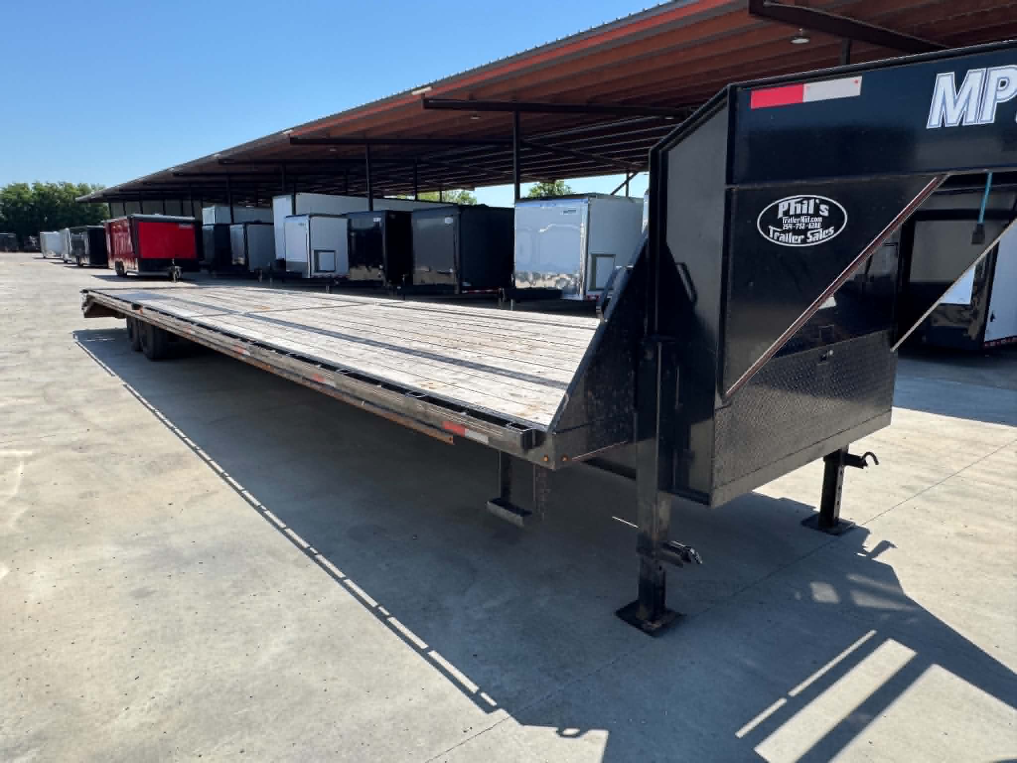 Used USED 2024 102X40 DECK OVER TRAILER HEAVY DUTY 8K AXLES GOOSENECK TRAILER Equipment Trailer MEGA RAMPS