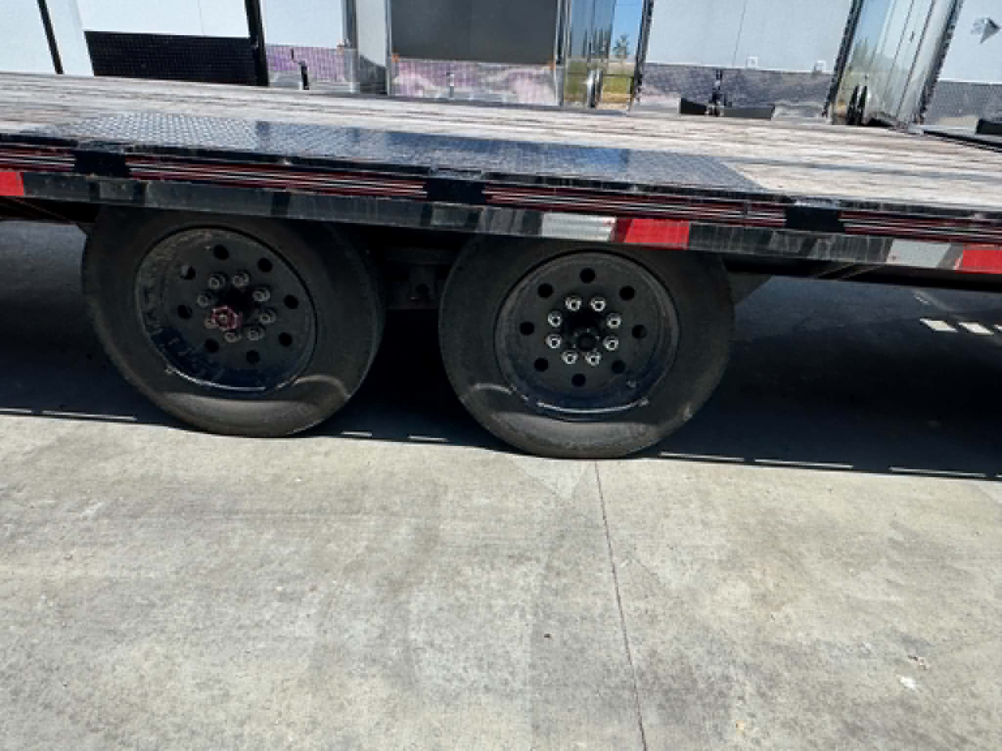 Used USED 2024 102X40 DECK OVER TRAILER HEAVY DUTY 8K AXLES GOOSENECK TRAILER Equipment Trailer MEGA RAMPS