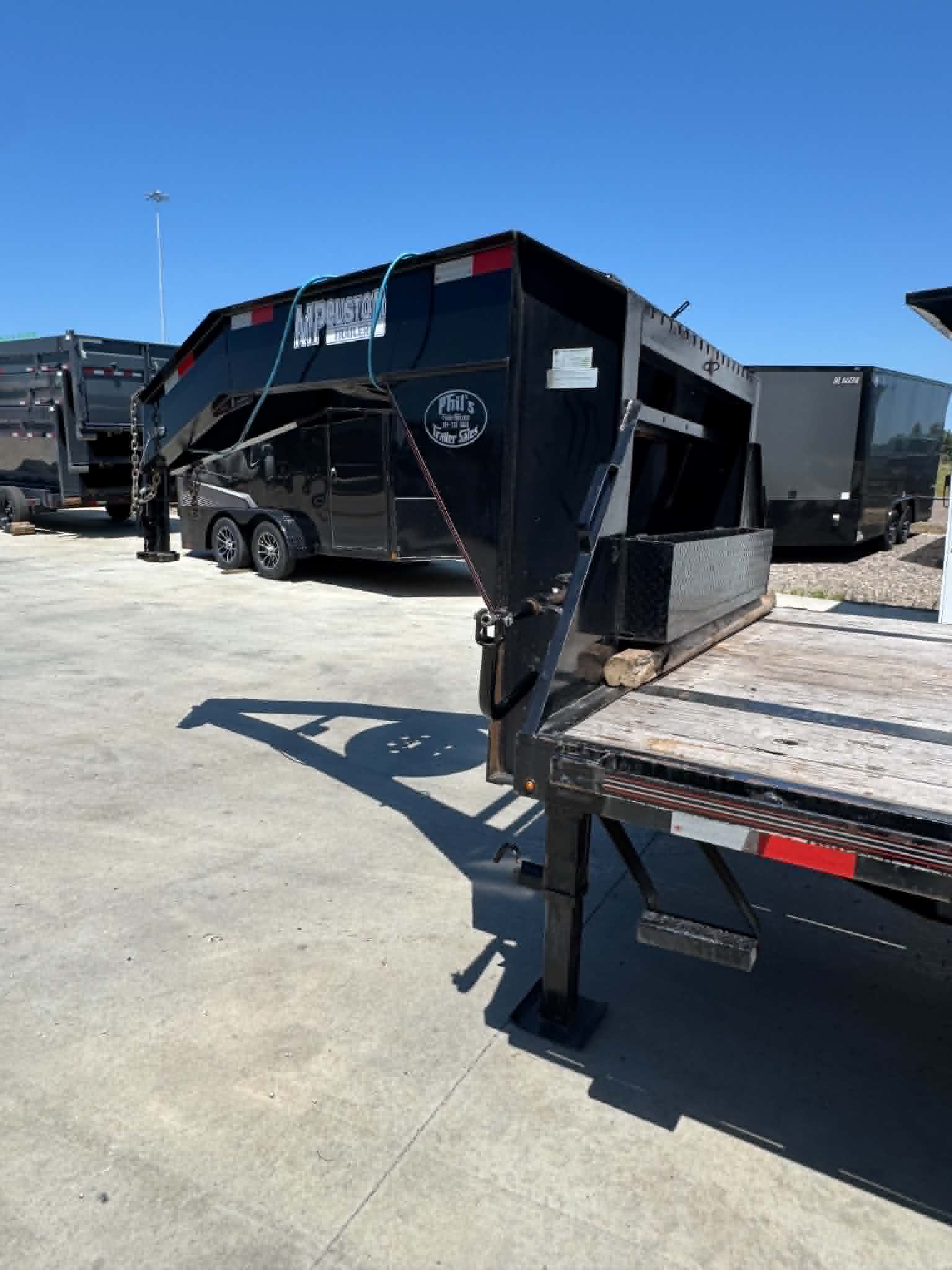 Used USED 2024 102X40 DECK OVER TRAILER HEAVY DUTY 8K AXLES GOOSENECK TRAILER Equipment Trailer MEGA RAMPS