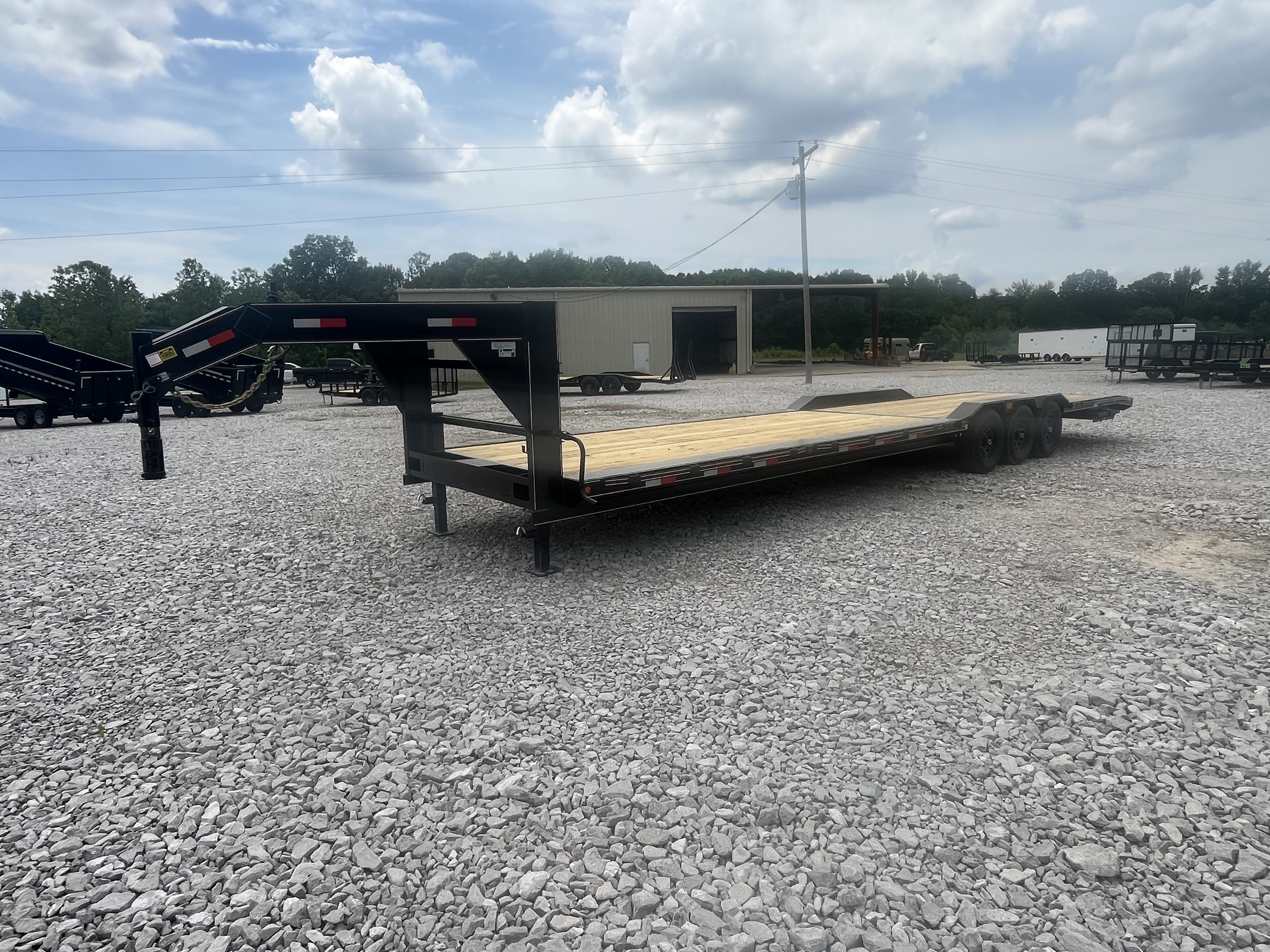 New 2025 Trailblazer 102X36 GOOSENECK DRIVE OVER FENDERS TRIPLE AXLE 21K