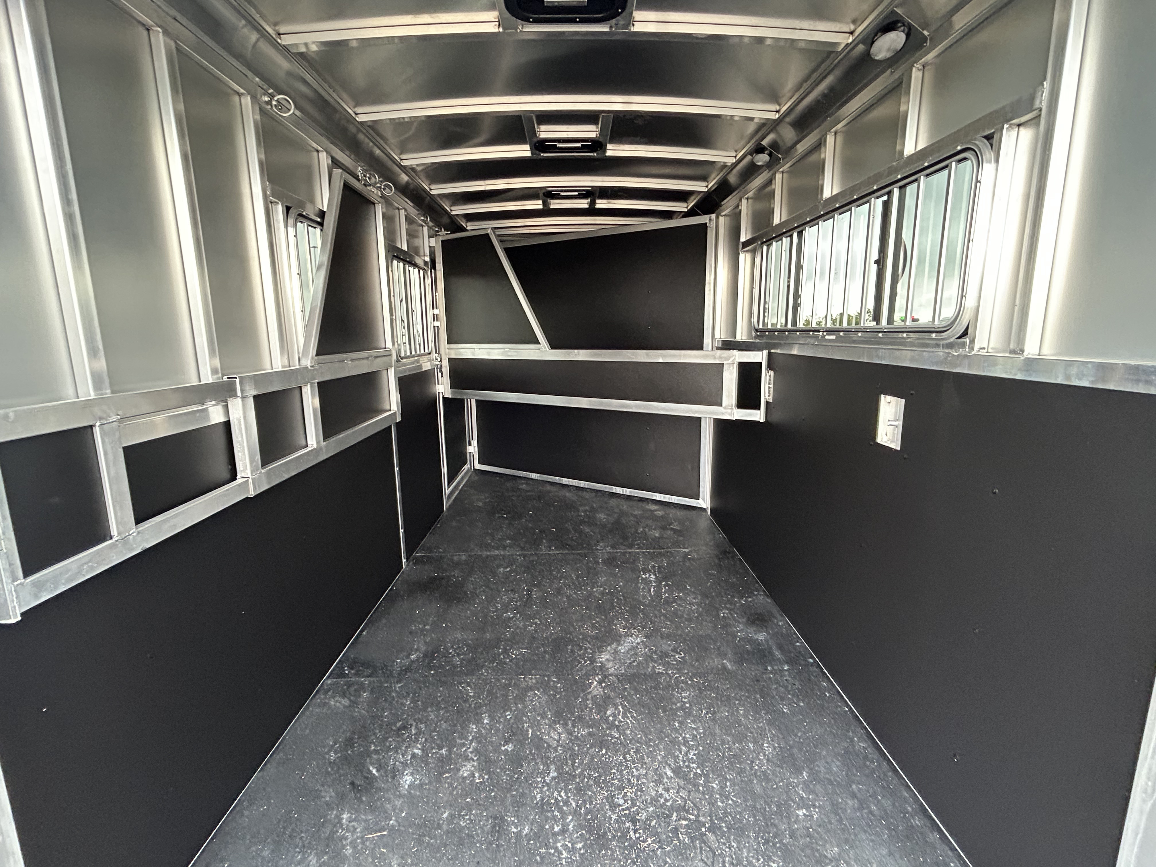 New 2026 Shadow 3 Horse Slant BP Horse Trailer