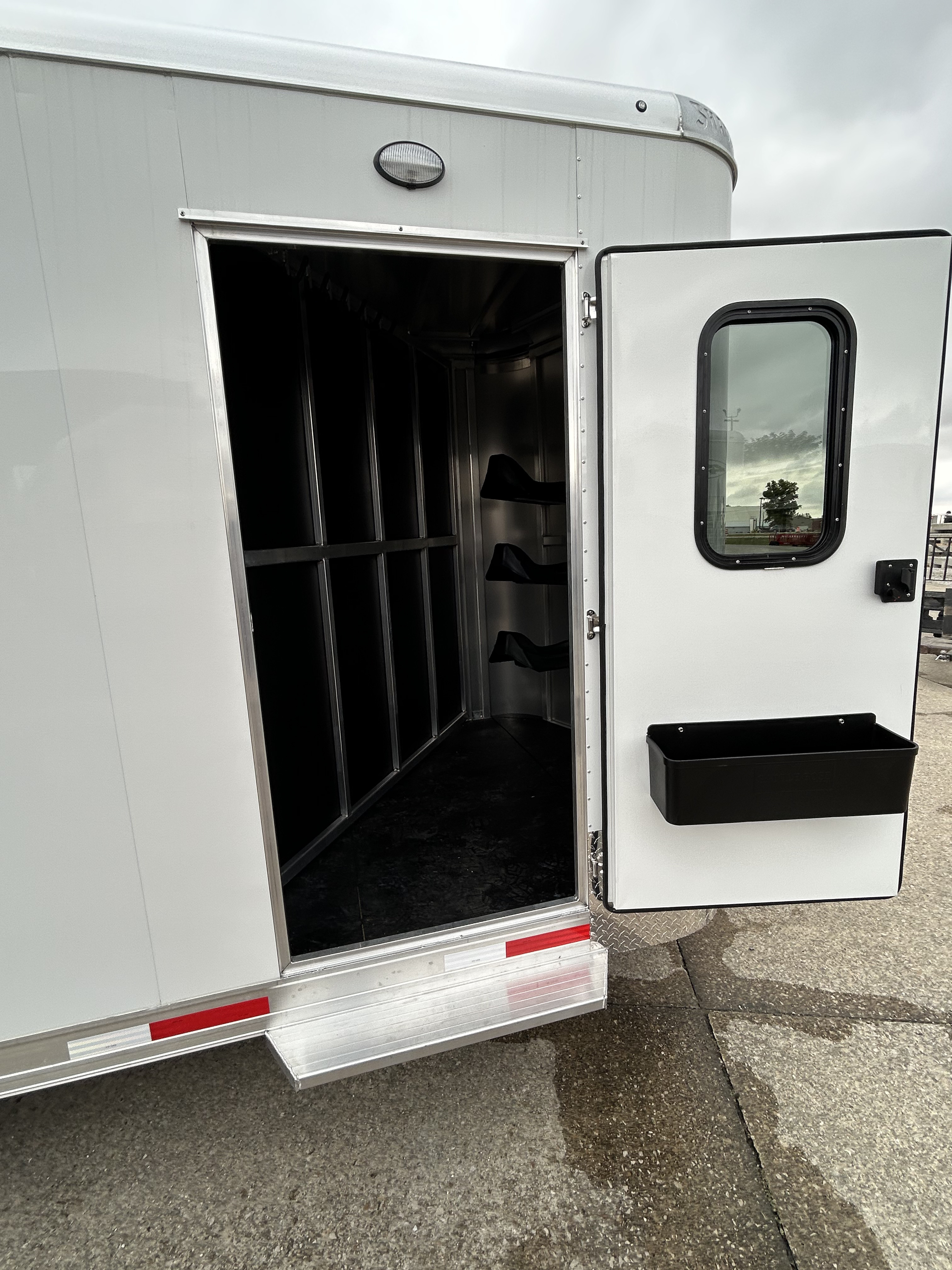 New 2026 Shadow 3 Horse Slant BP Horse Trailer