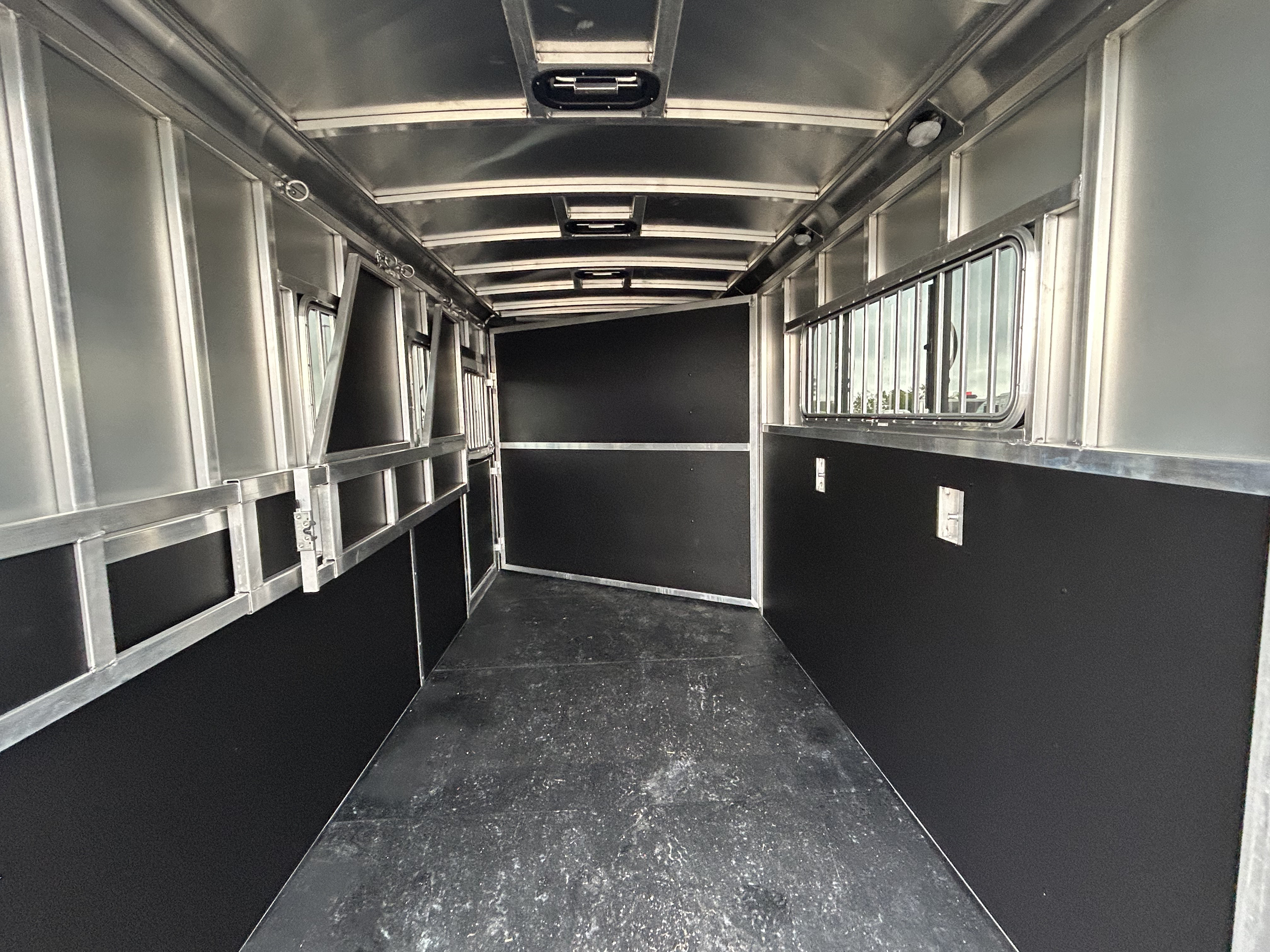 New 2026 Shadow 3 Horse Slant BP Horse Trailer