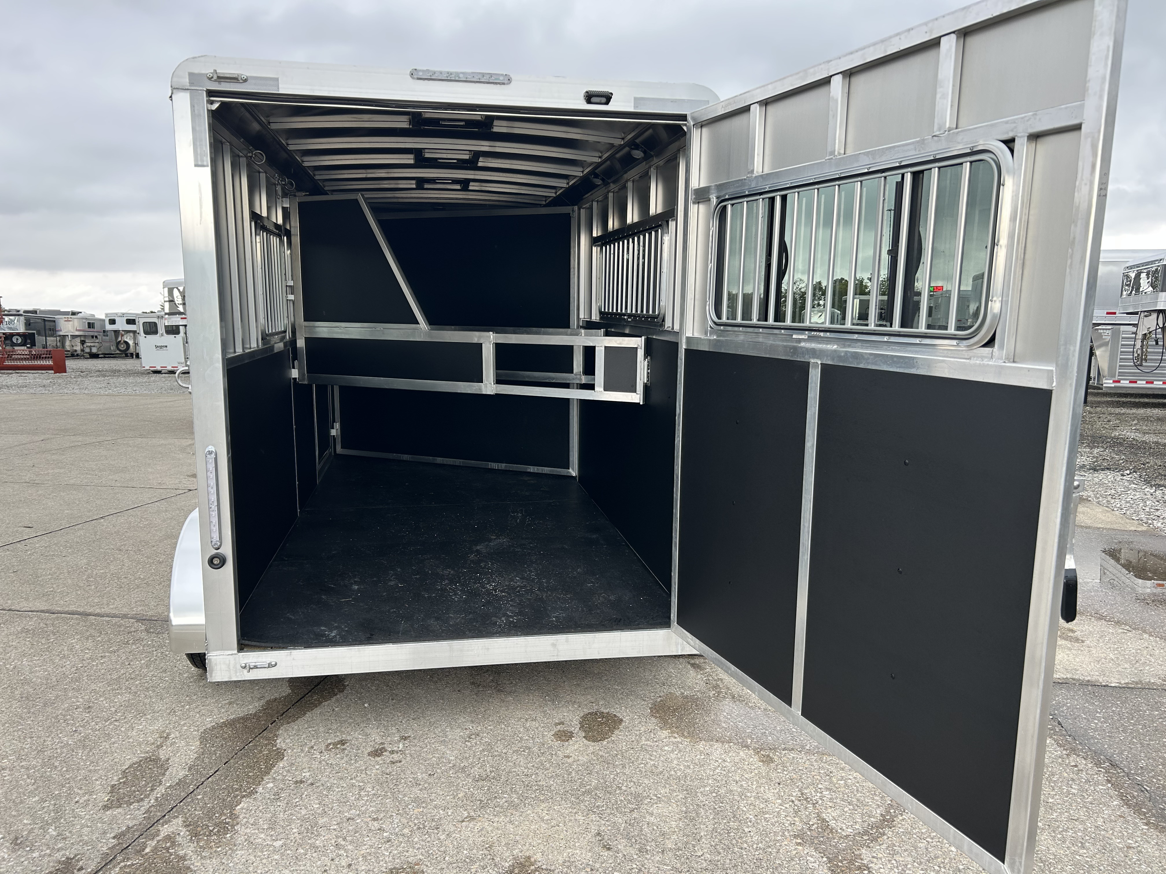 New 2026 Shadow 3 Horse Slant BP Horse Trailer