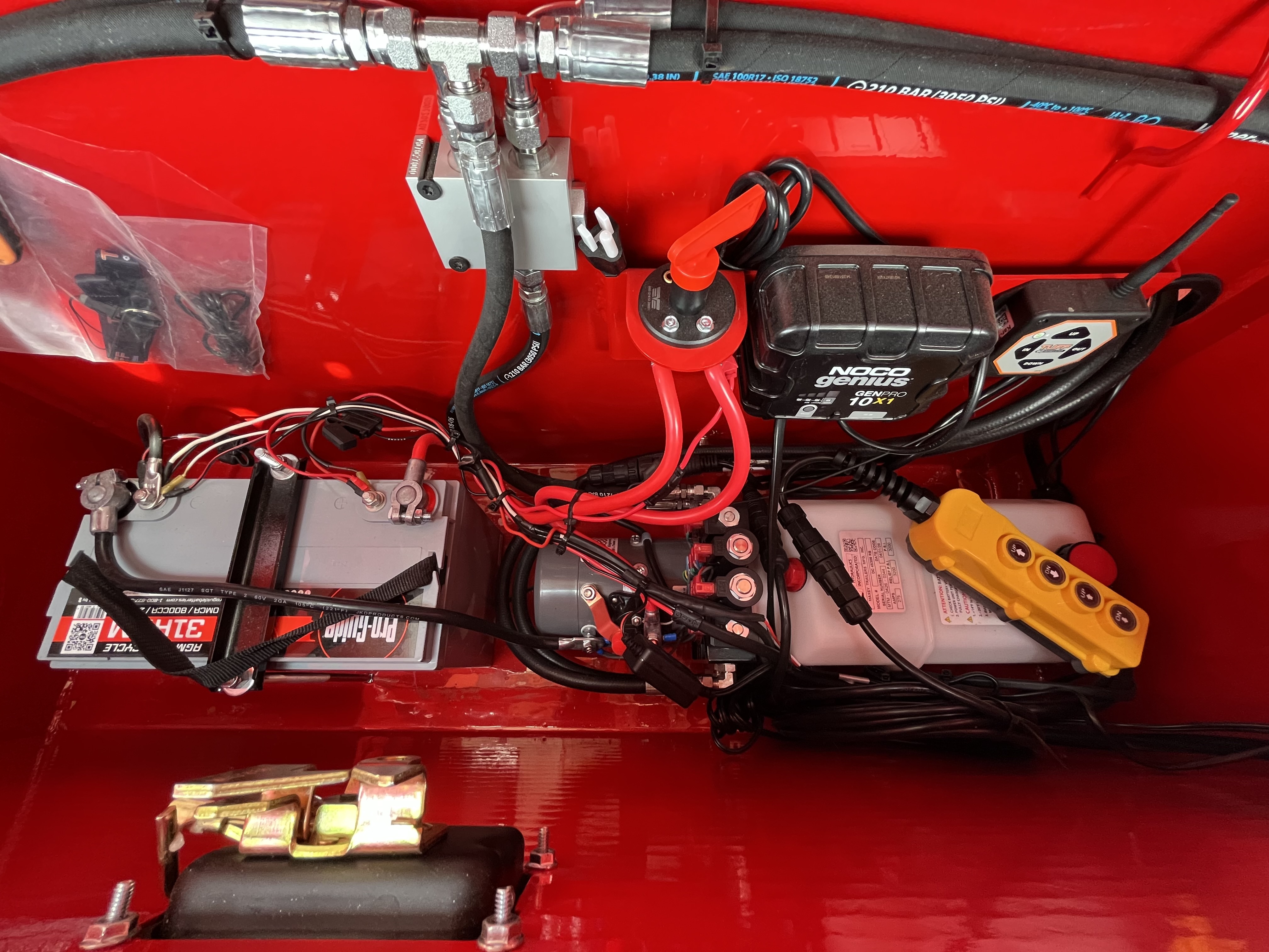 New 2027 MAXXD Hydraulic Dovetail Gooseneck Trailer | 34' x 102' 30K GVWR