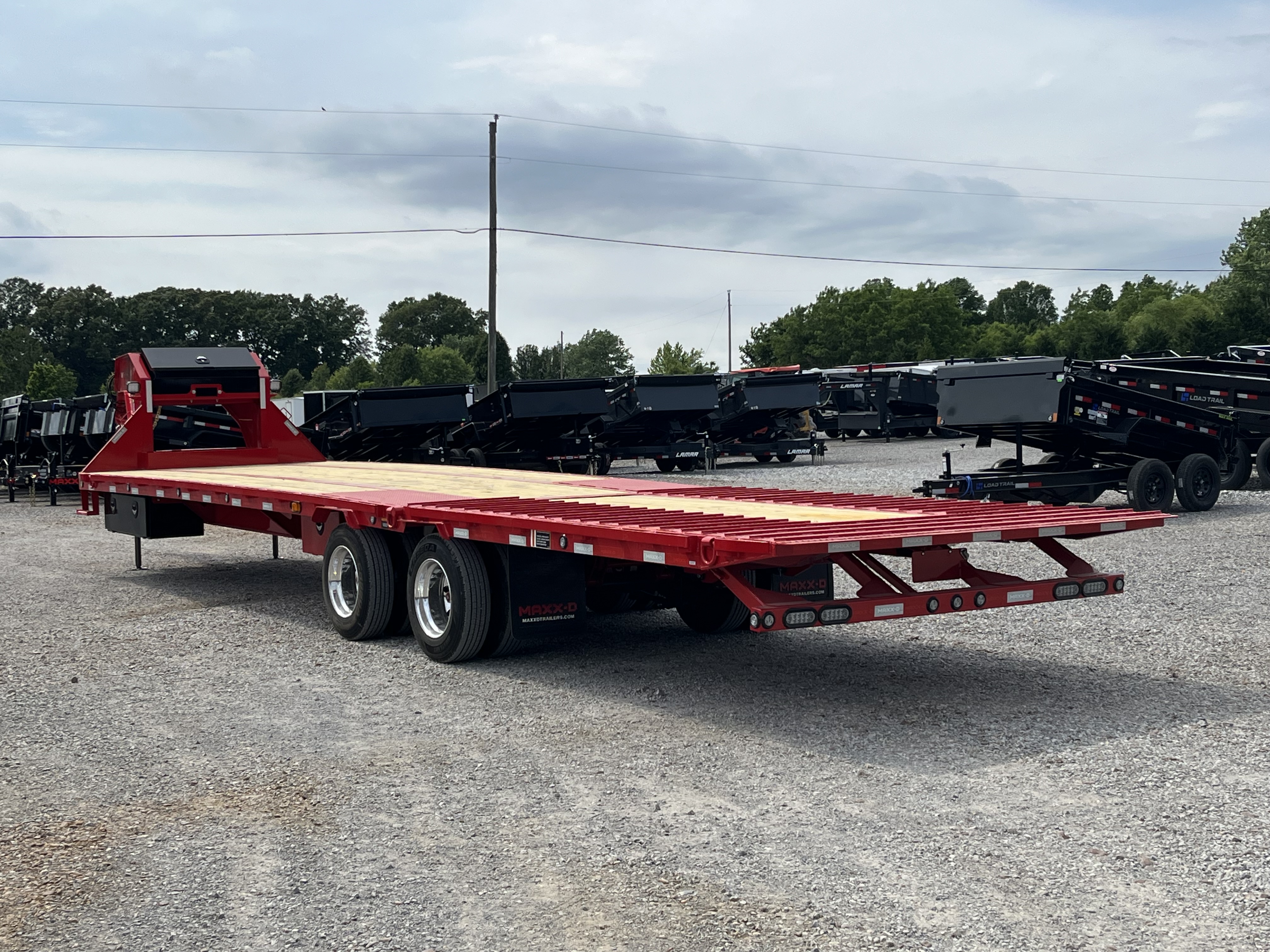 New 2027 MAXXD Hydraulic Dovetail Gooseneck Trailer | 34' x 102' 30K GVWR