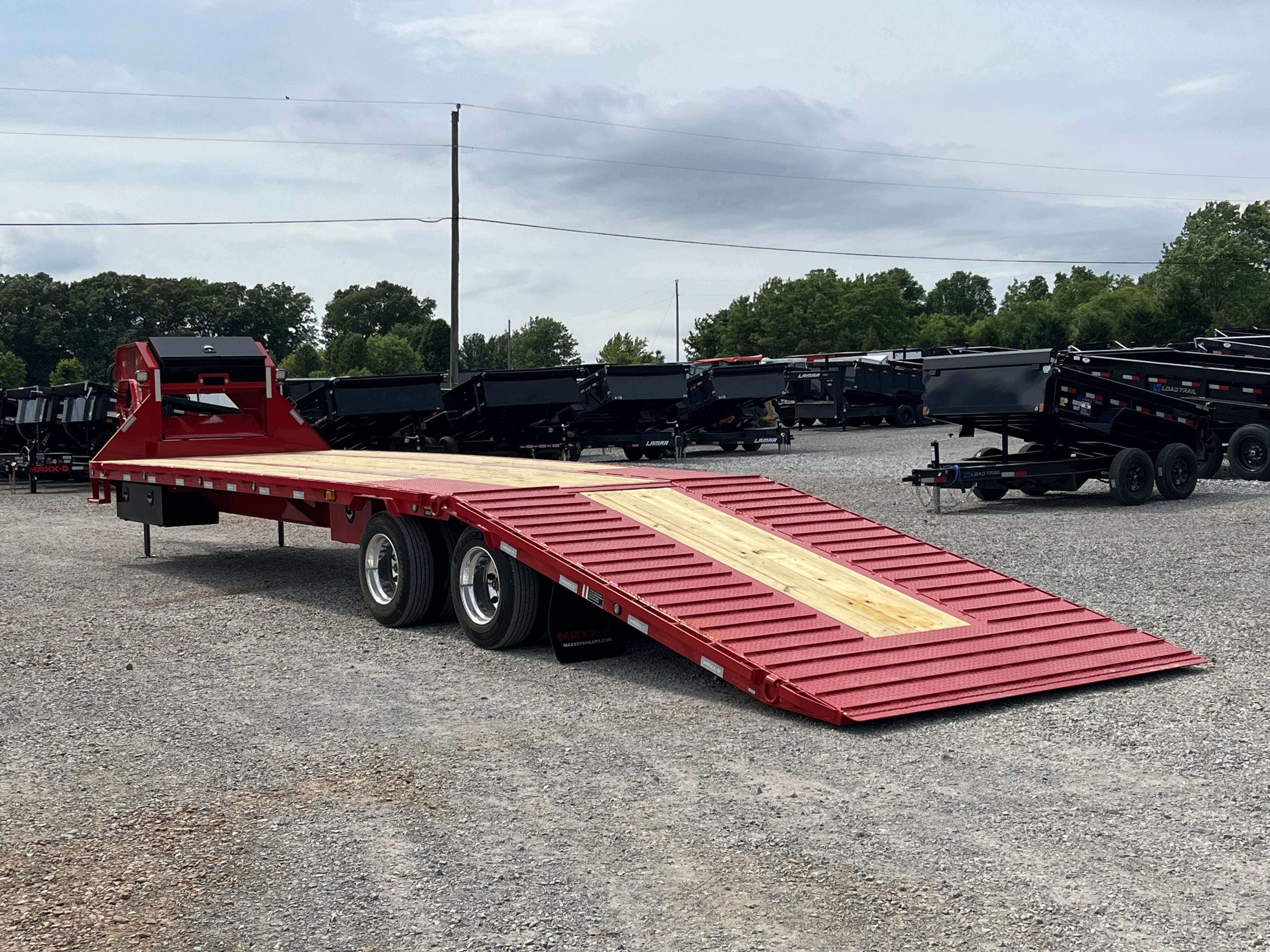 New 2027 MAXXD Hydraulic Dovetail Gooseneck Trailer | 34' x 102' 30K GVWR