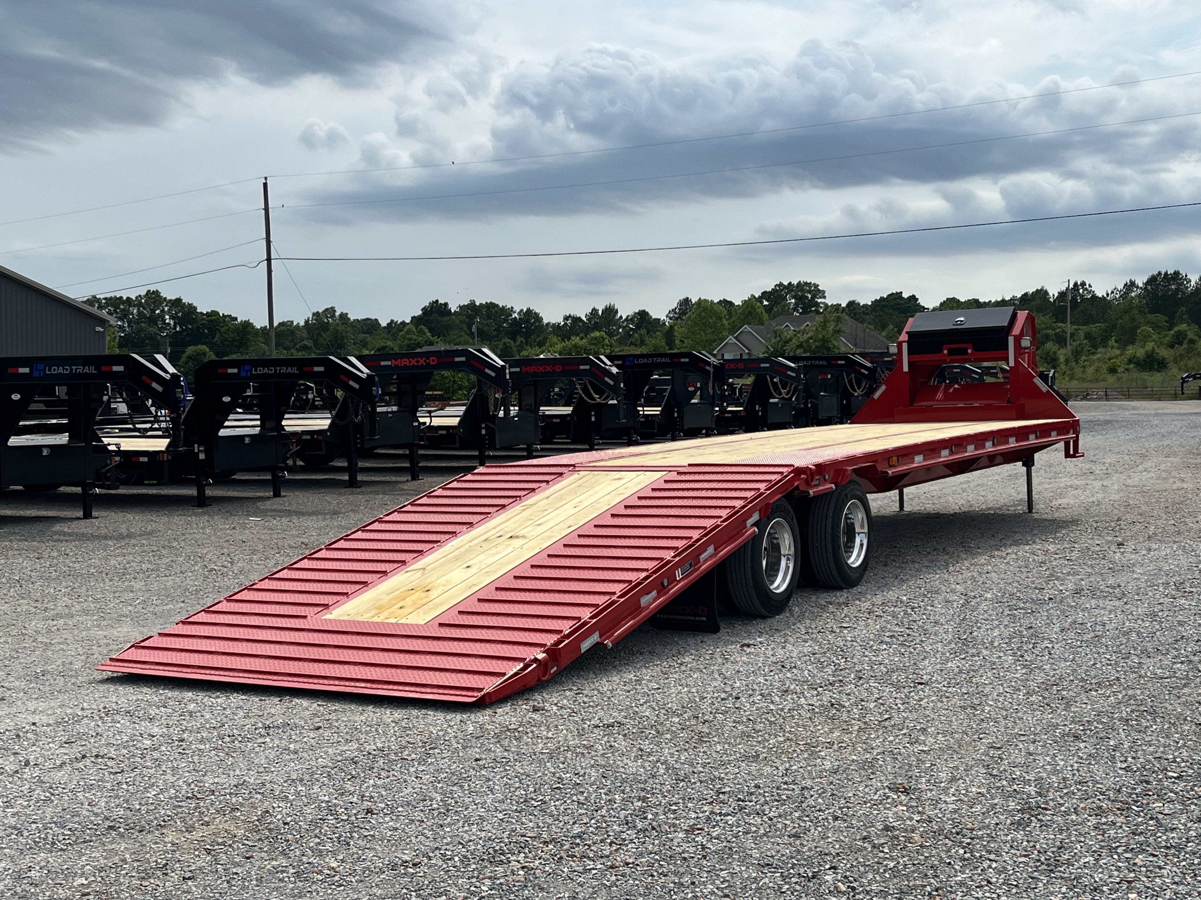 New 2027 MAXXD Hydraulic Dovetail Gooseneck Trailer | 34' x 102' 30K GVWR
