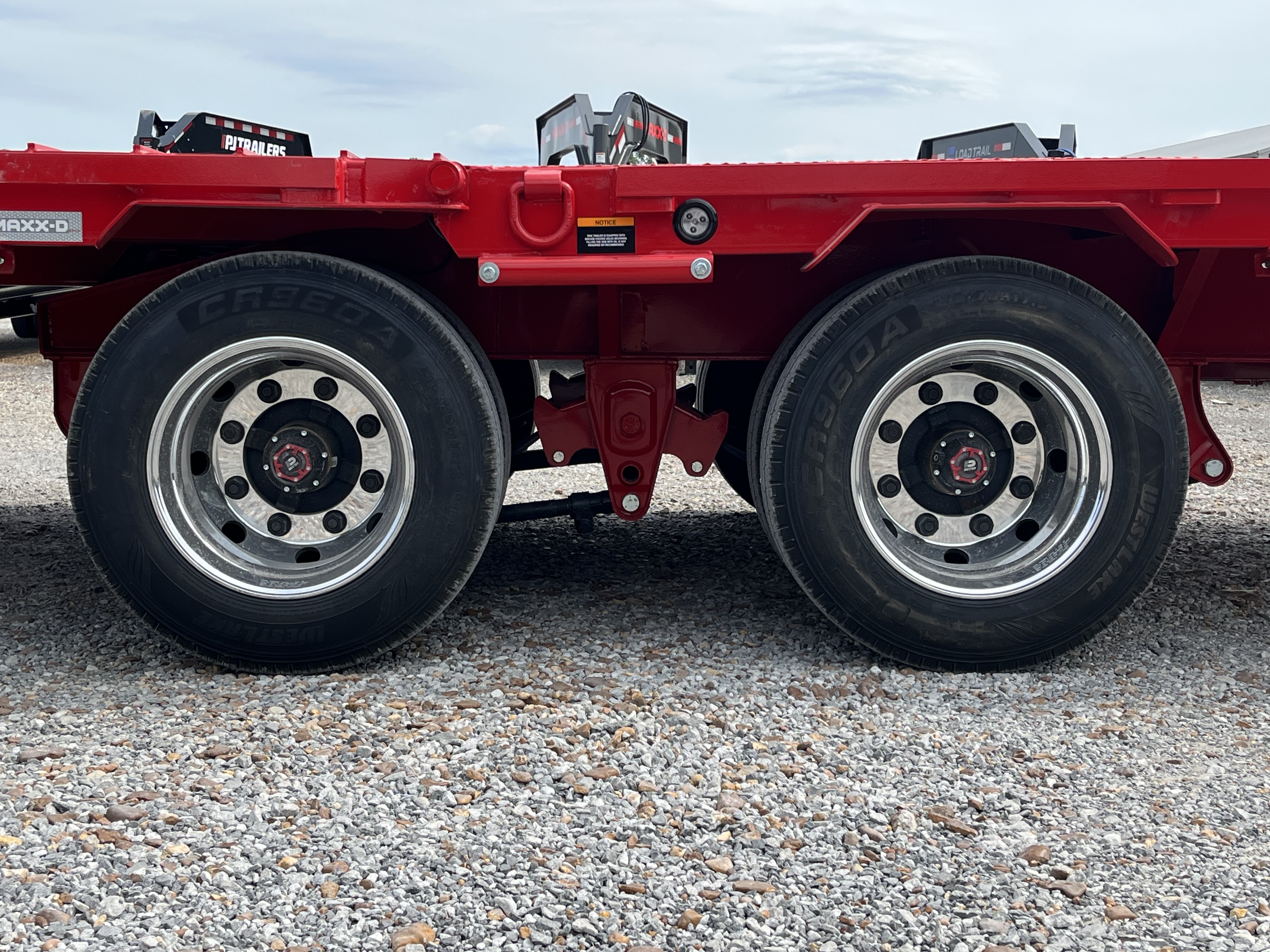 New 2027 MAXXD Hydraulic Dovetail Gooseneck Trailer | 34' x 102' 30K GVWR