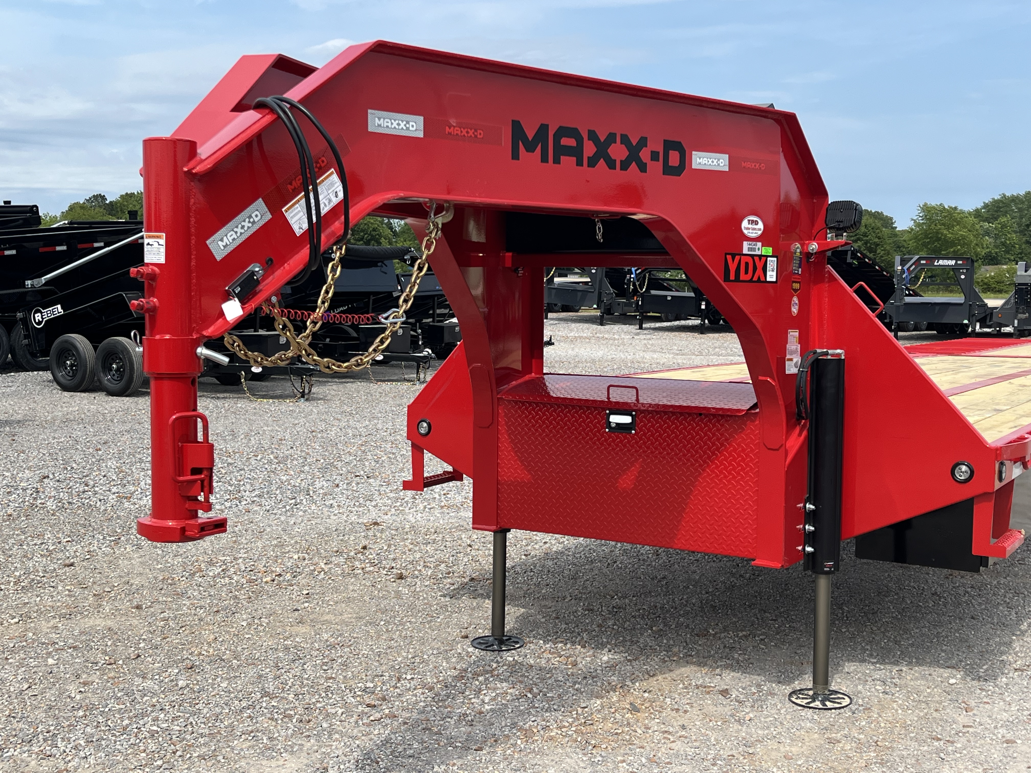 New 2027 MAXXD Hydraulic Dovetail Gooseneck Trailer | 34' x 102' 30K GVWR